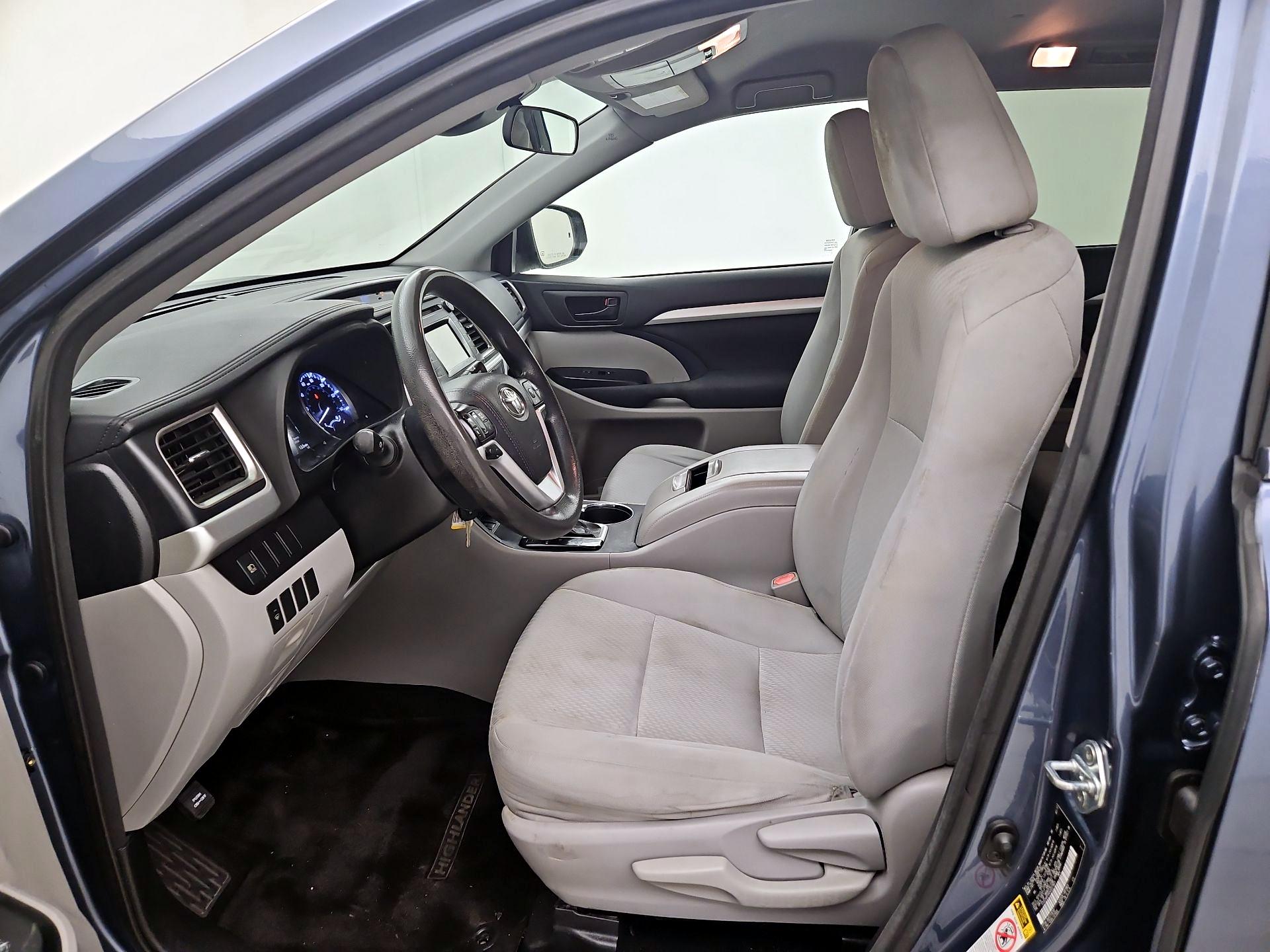 Thumbnail: 2017 Toyota Highlander - 11