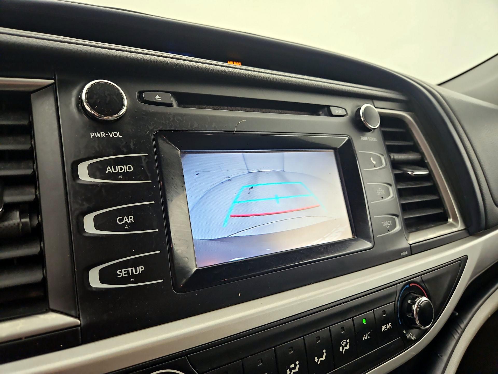 Thumbnail: 2017 Toyota Highlander - 14
