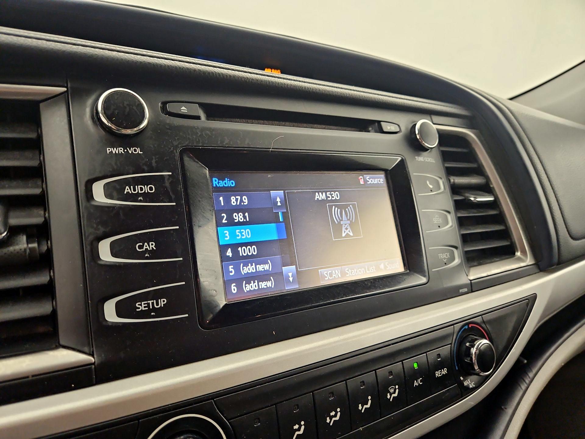 Thumbnail: 2017 Toyota Highlander - 15