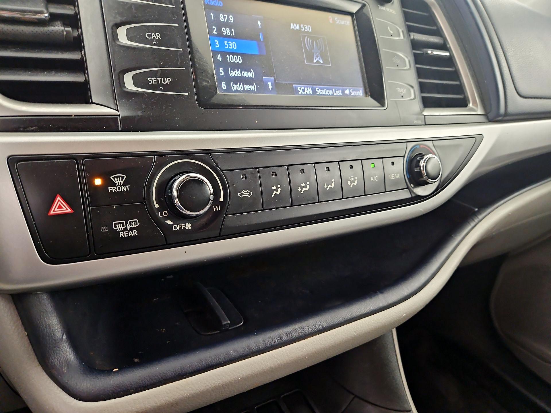 Thumbnail: 2017 Toyota Highlander - 16