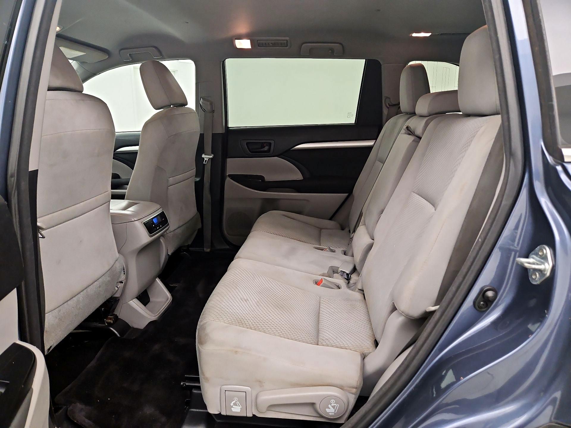 Thumbnail: 2017 Toyota Highlander - 19