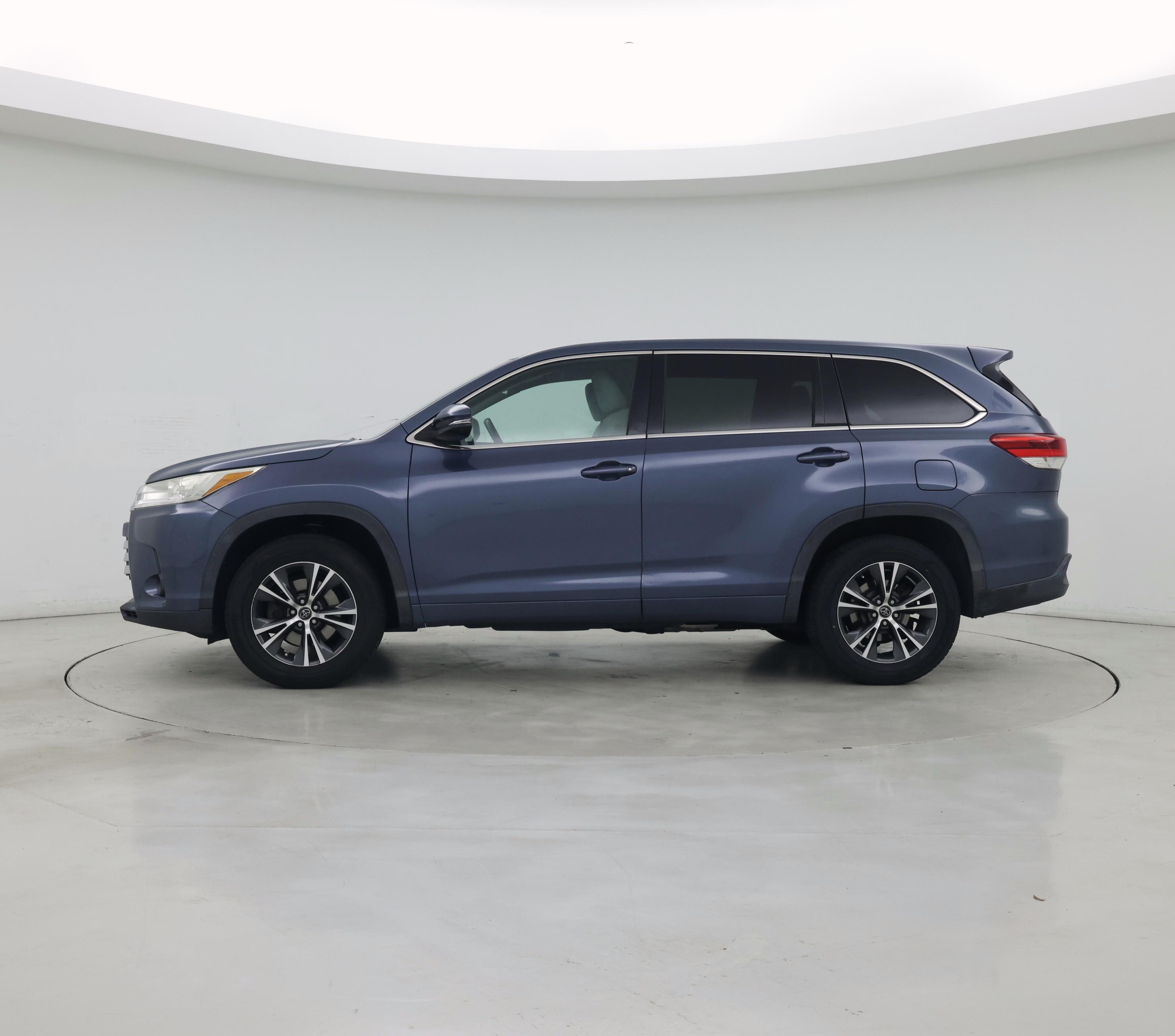 Thumbnail: 2017 Toyota Highlander - 3