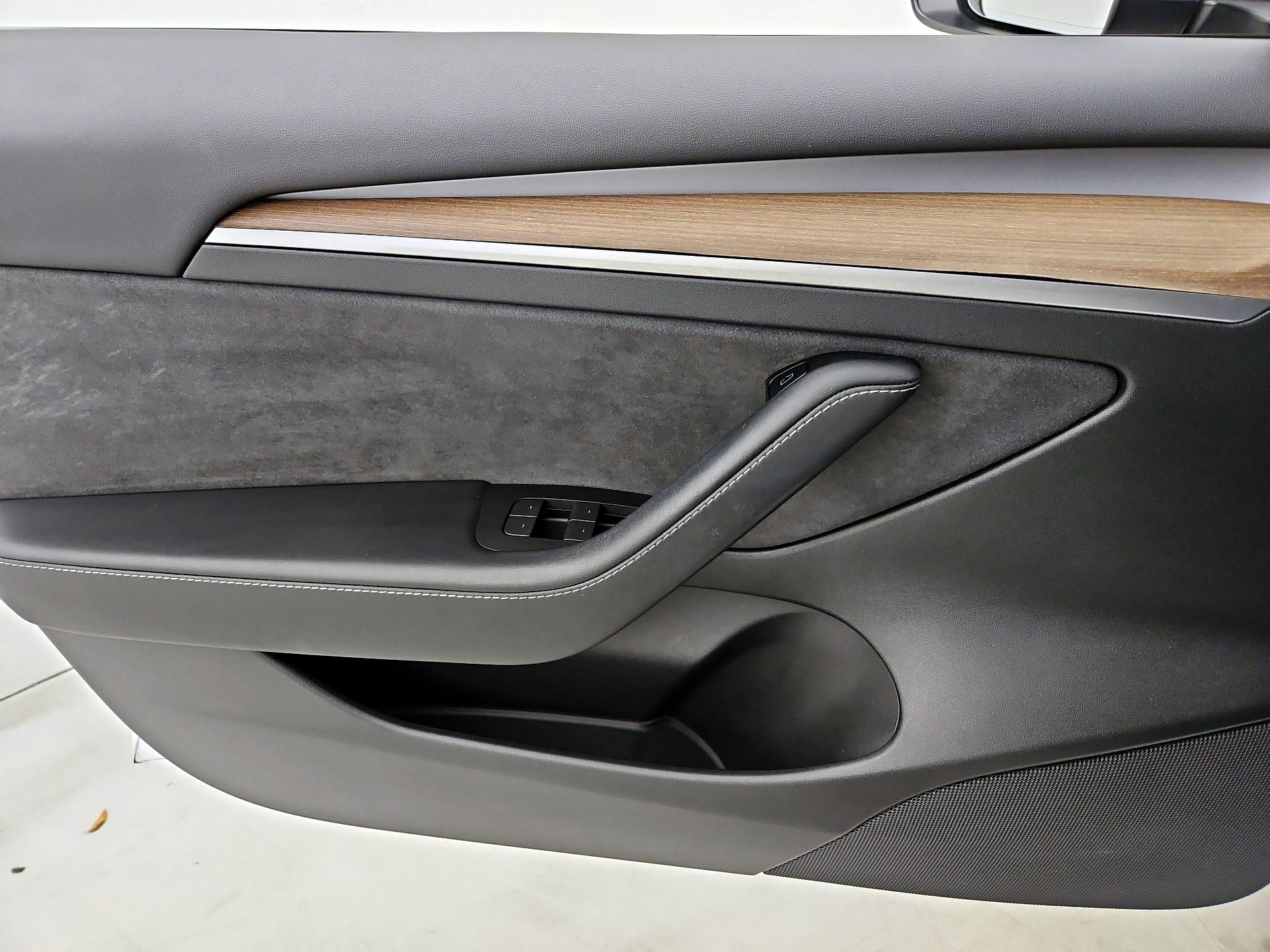 Thumbnail: 2023 Tesla Model 3 - 12