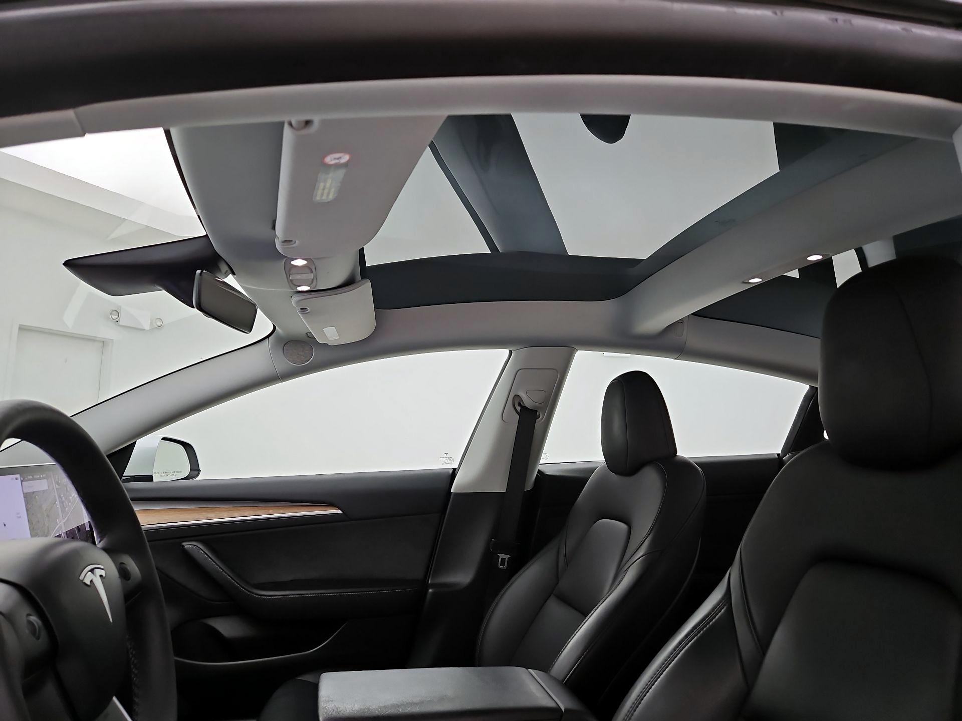 Thumbnail: 2023 Tesla Model 3 - 19