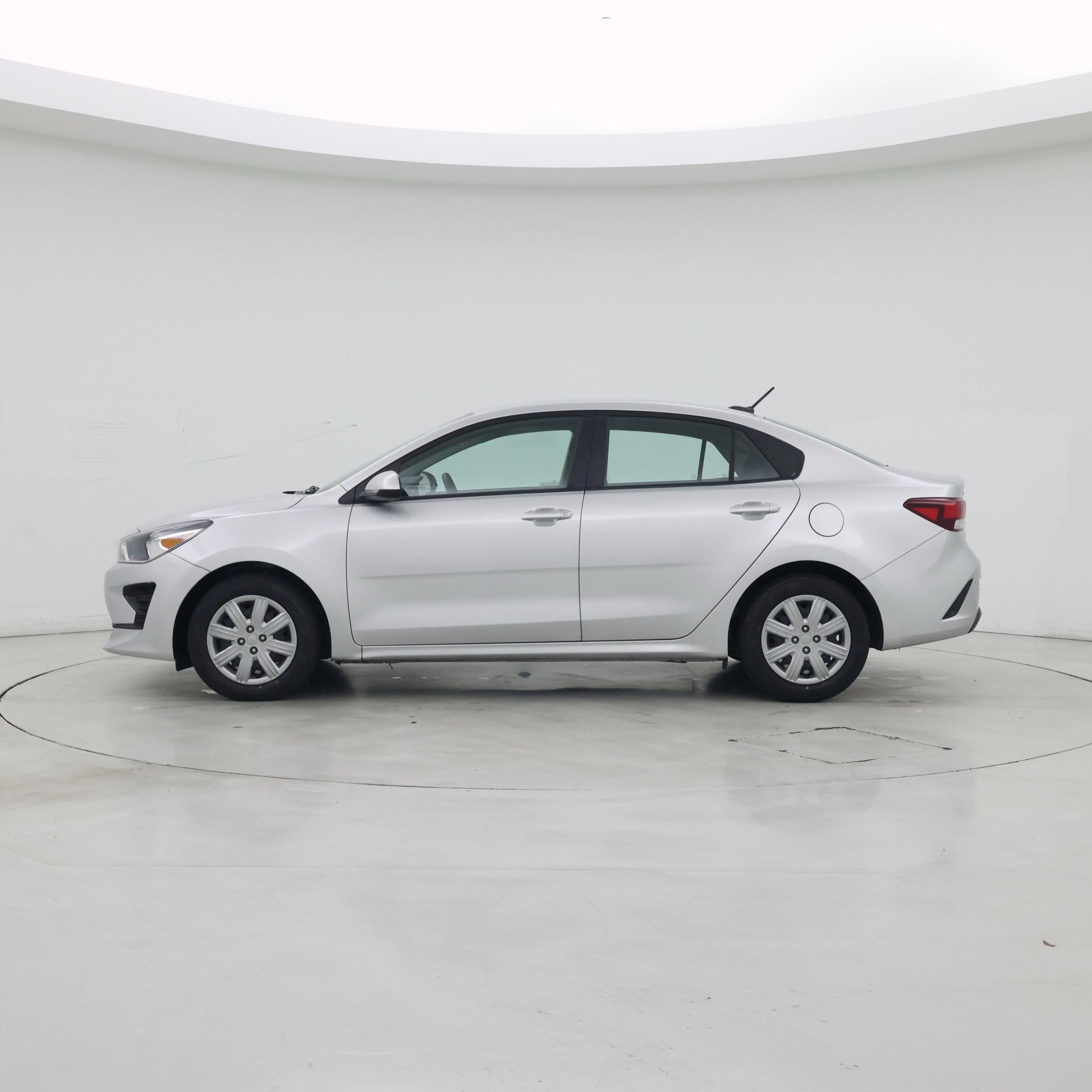 Thumbnail: 2023 Kia Rio - 3