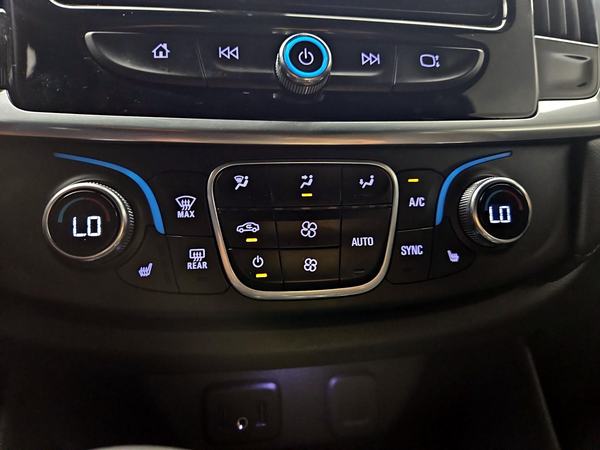 Thumbnail: 2022 Chevrolet Traverse - 16