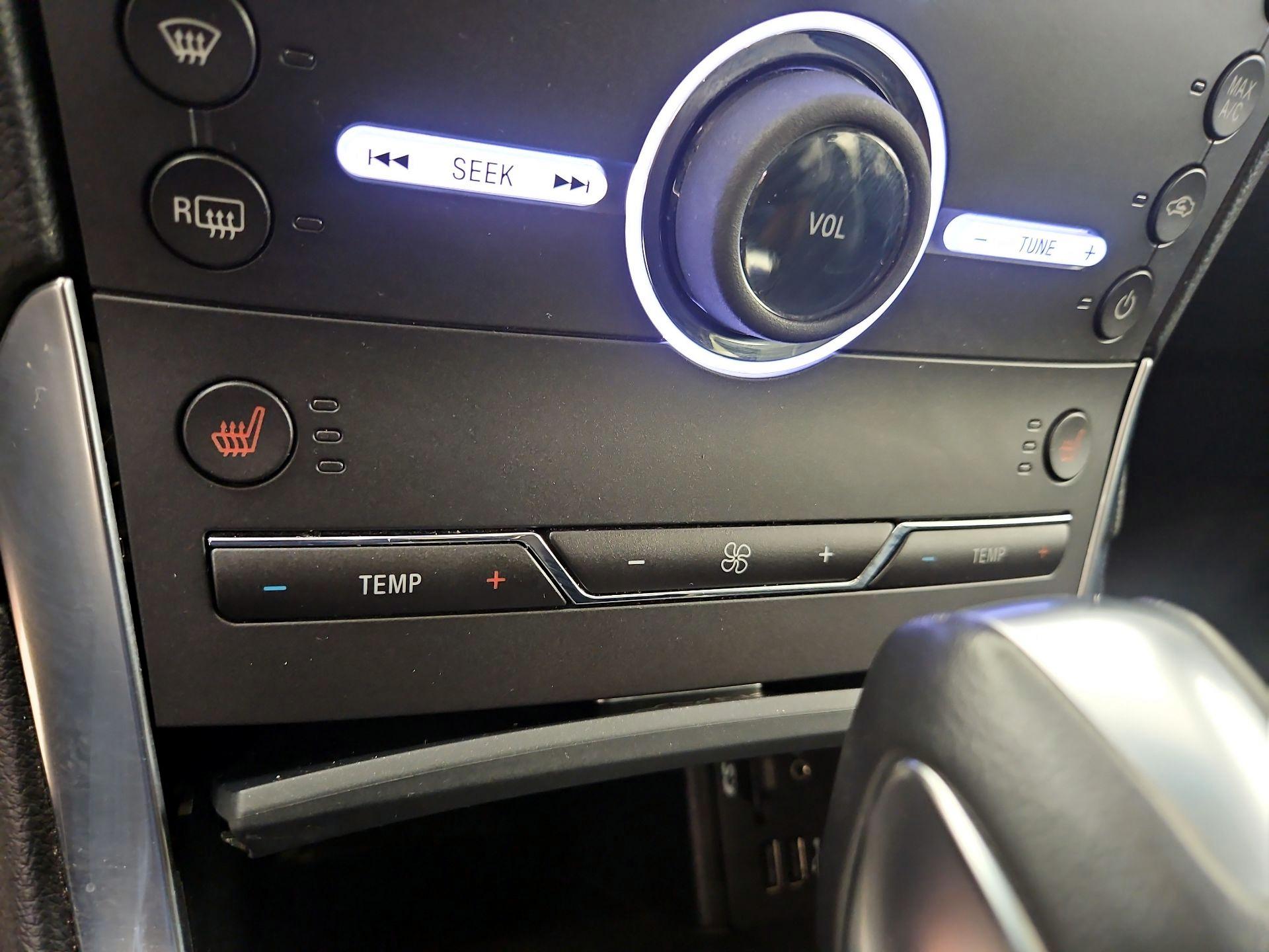 Thumbnail: 2015 Ford Edge - 17