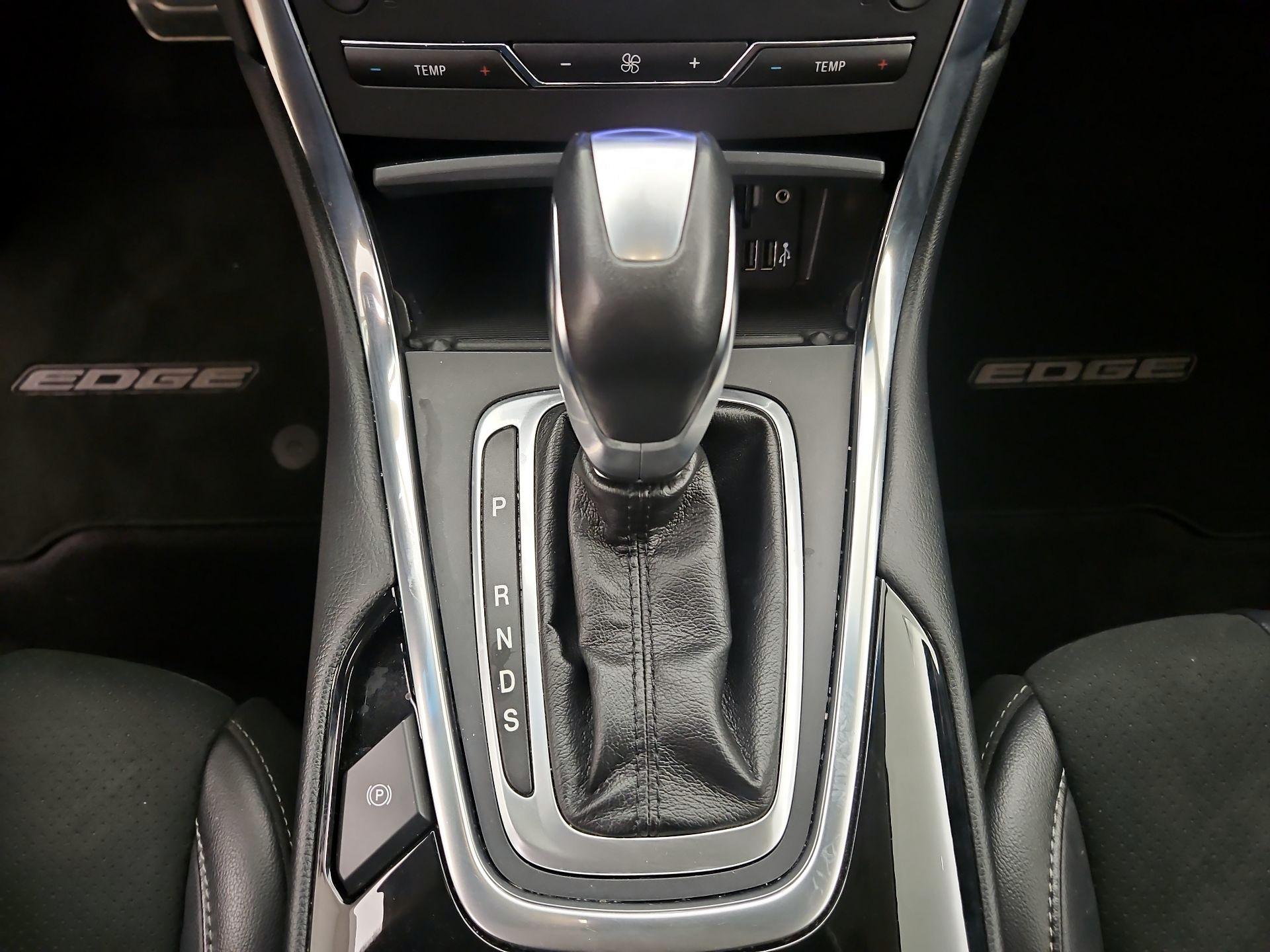 Thumbnail: 2015 Ford Edge - 18