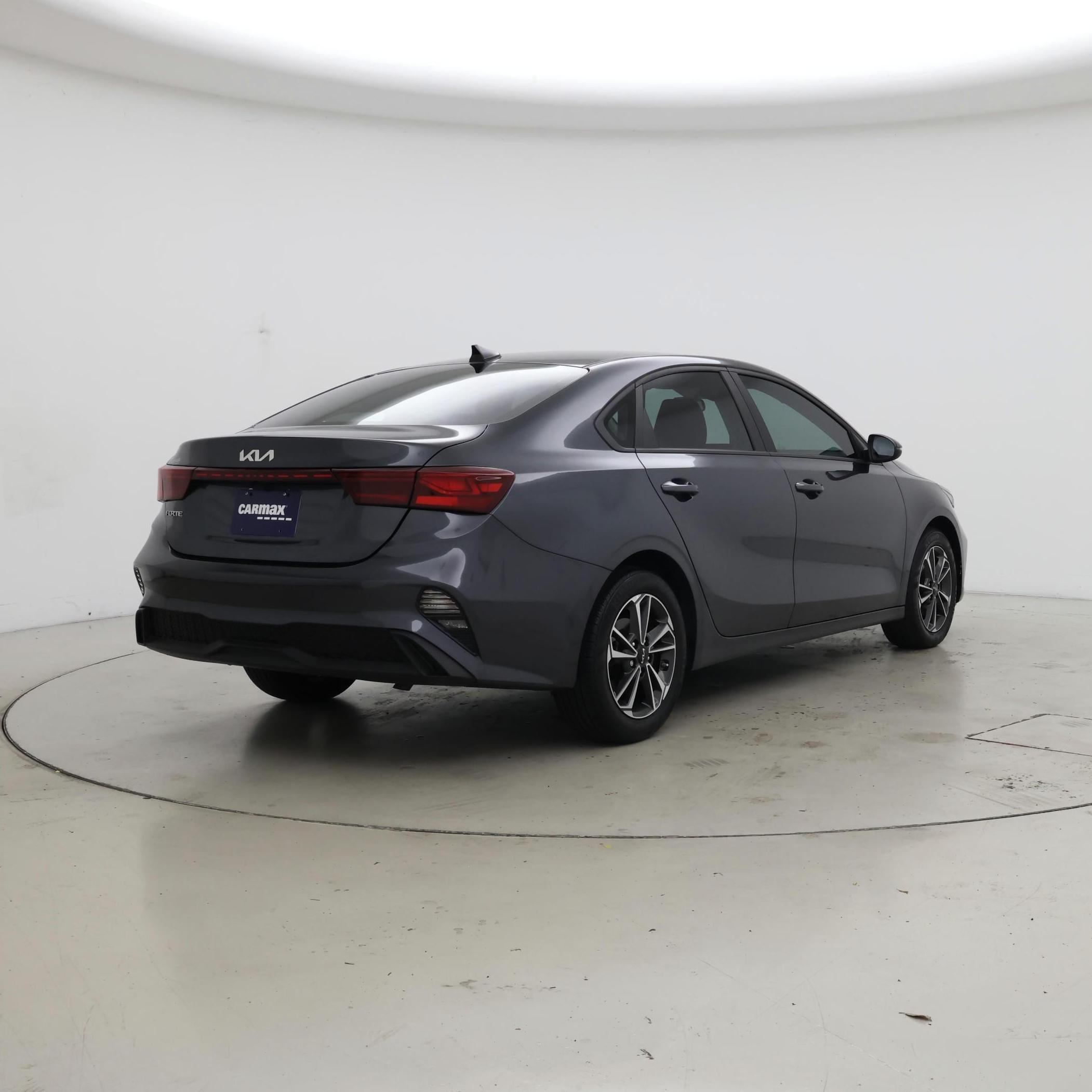 Thumbnail: 2023 Kia Forte - 8