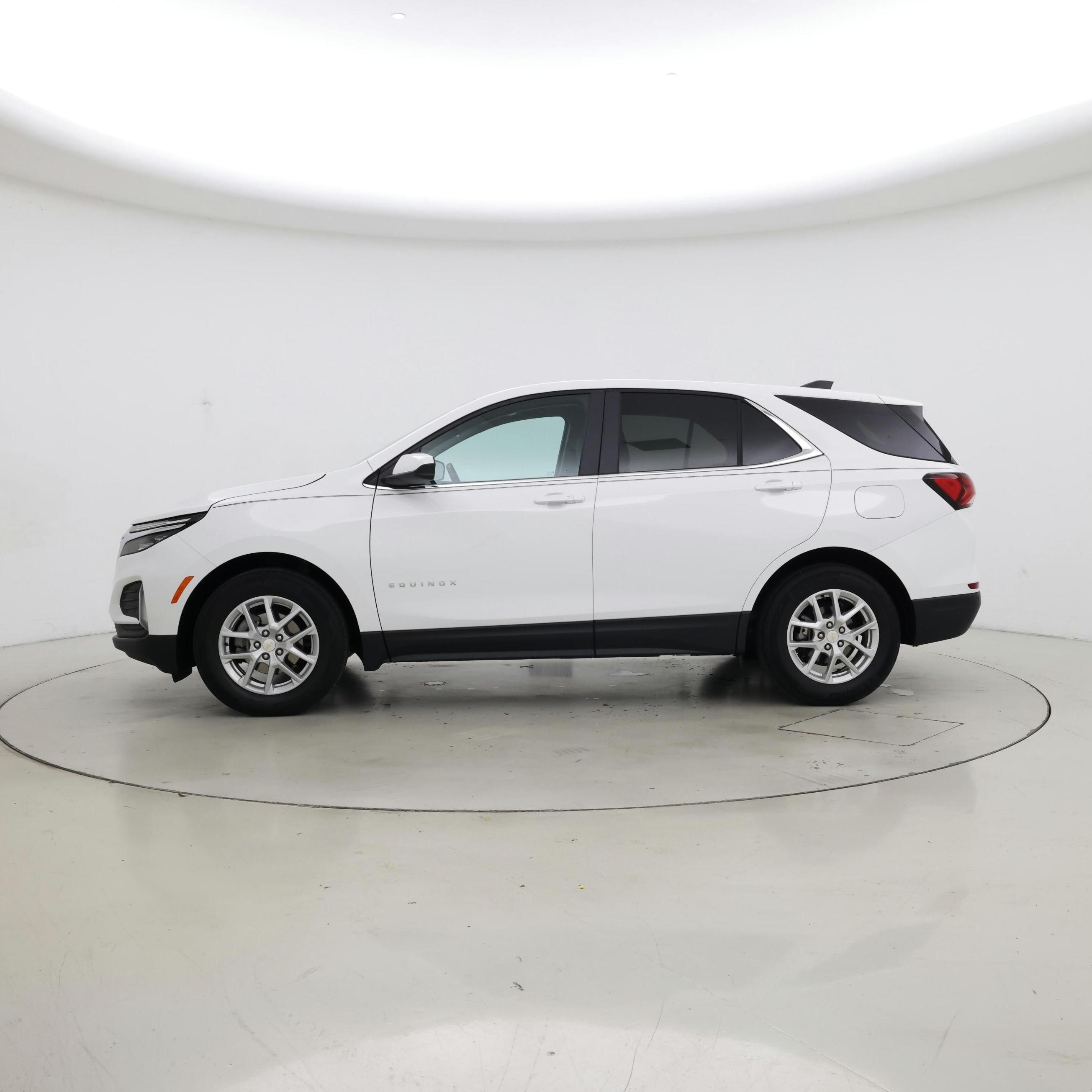 Thumbnail: 2022 Chevrolet Equinox - 3