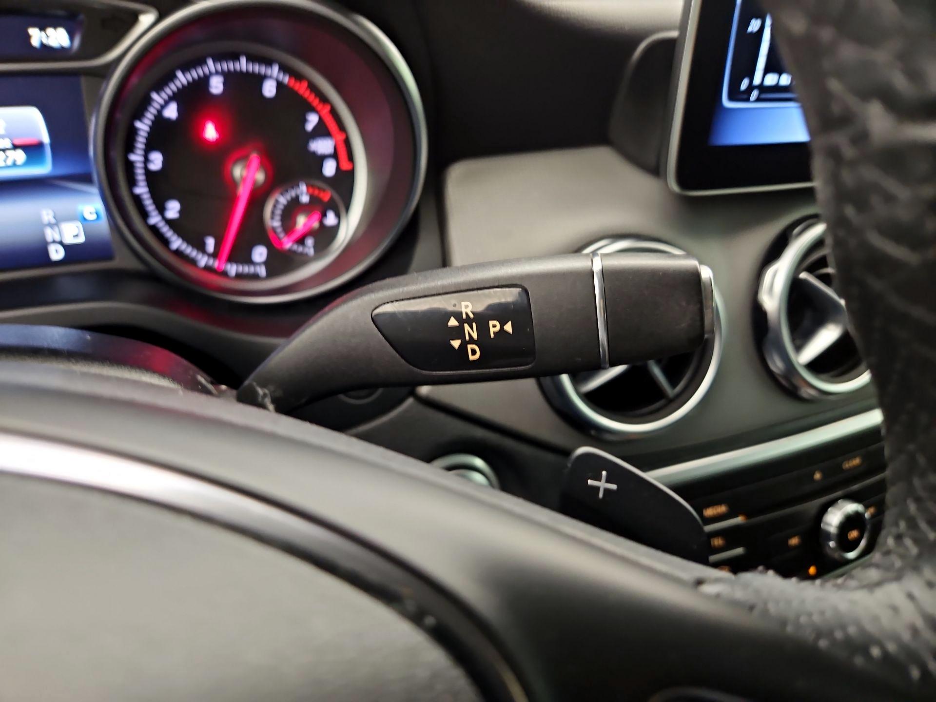 Thumbnail: 2020 Mercedes-Benz GLA - 17