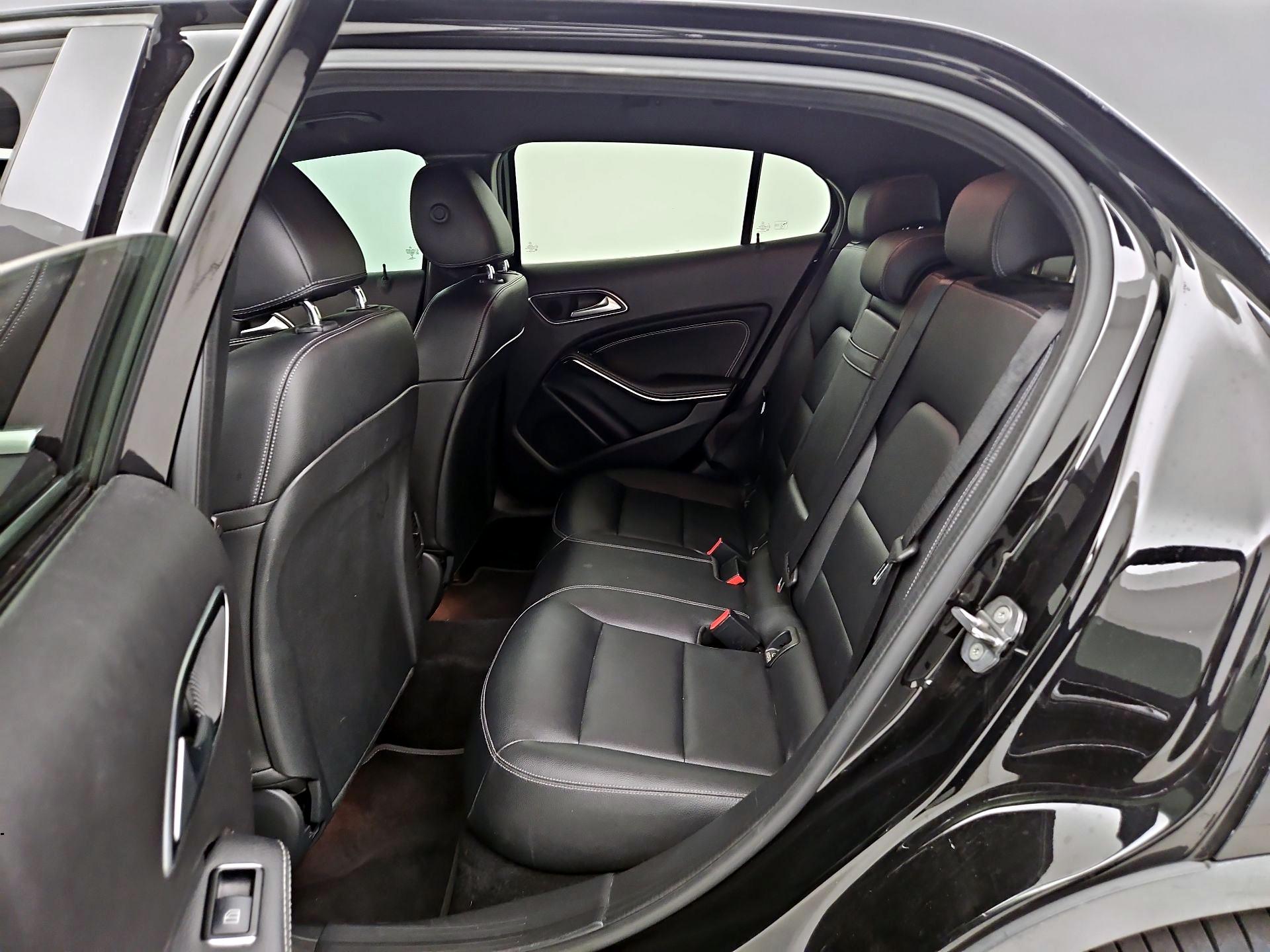 Thumbnail: 2020 Mercedes-Benz GLA - 19