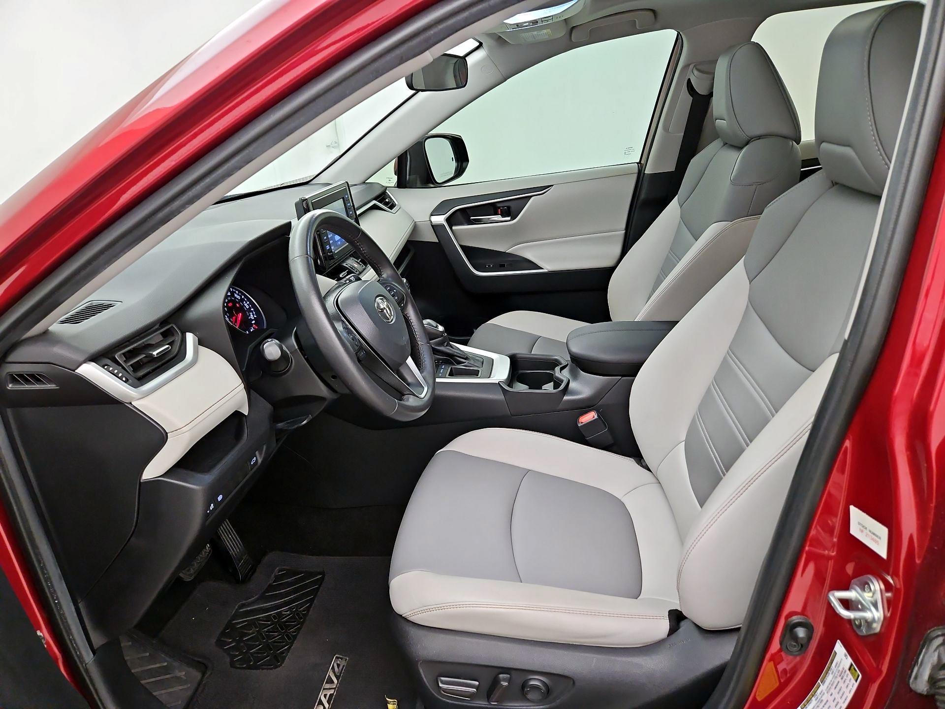 Thumbnail: 2021 Toyota RAV4 - 11