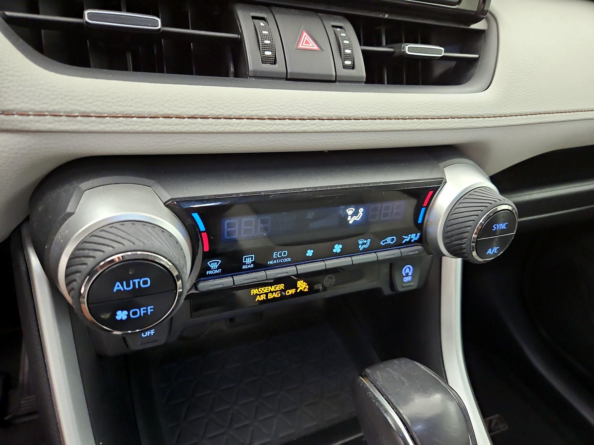 Thumbnail: 2021 Toyota RAV4 - 16