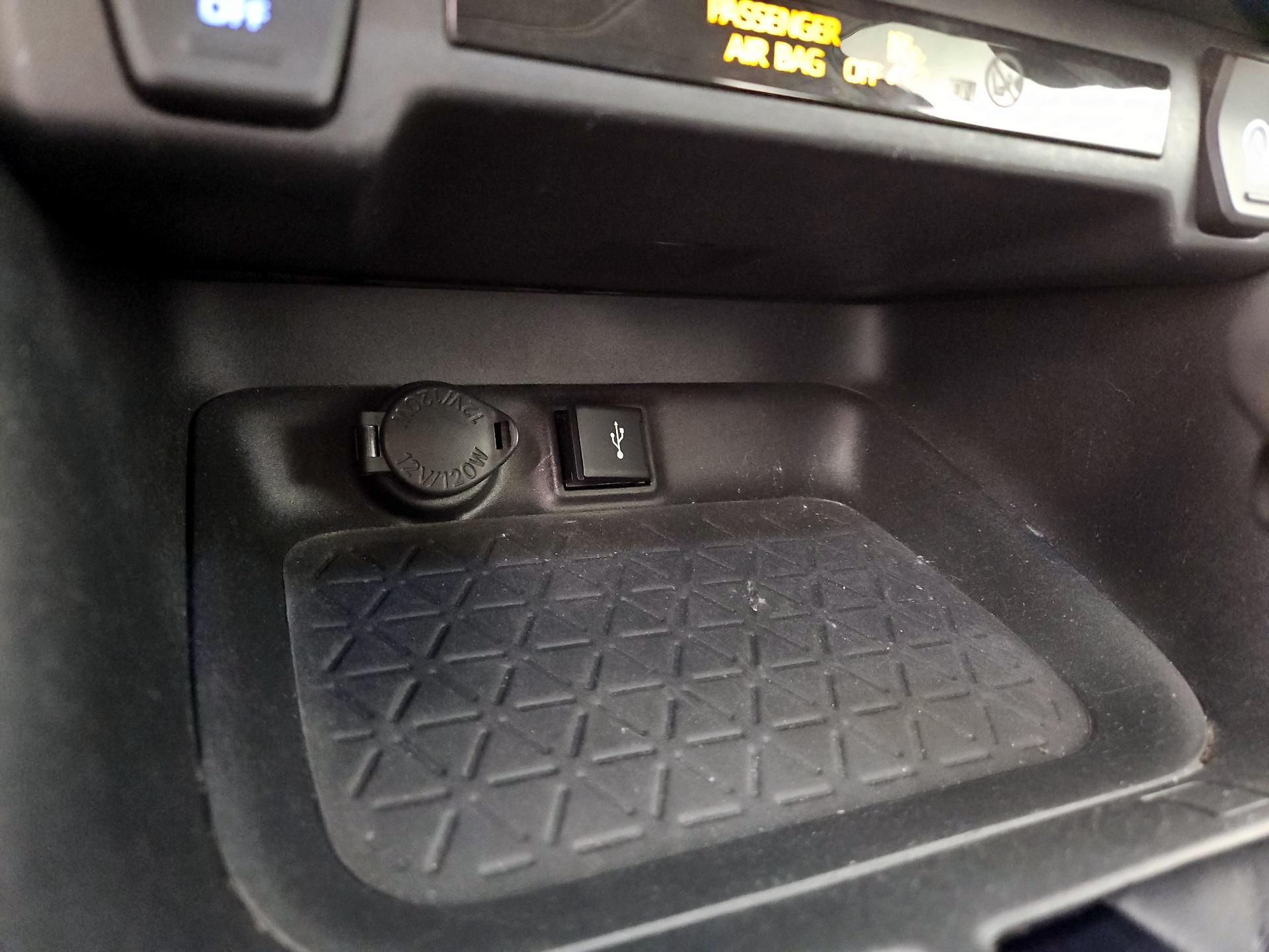 Thumbnail: 2021 Toyota RAV4 - 18