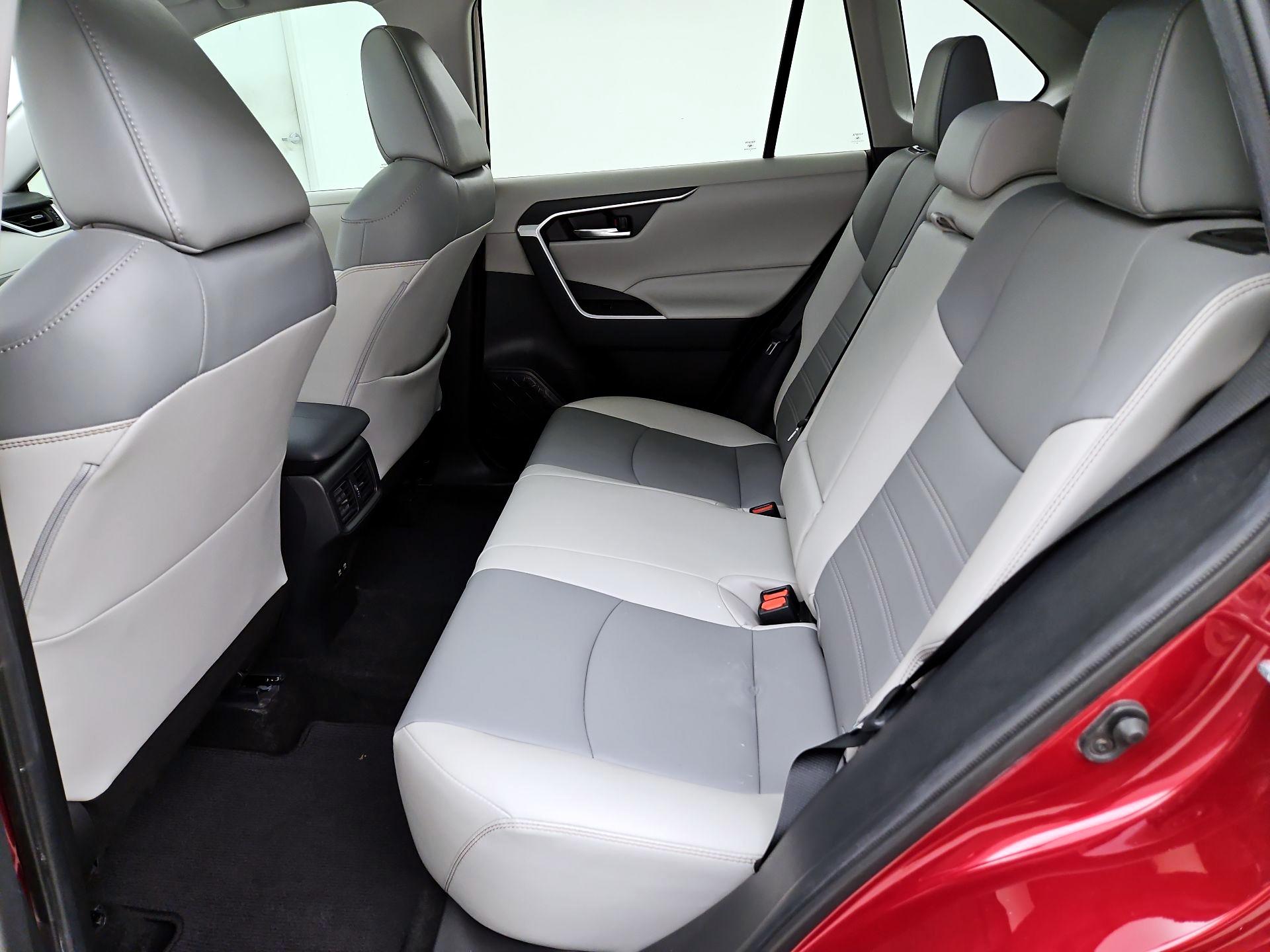 Thumbnail: 2021 Toyota RAV4 - 20