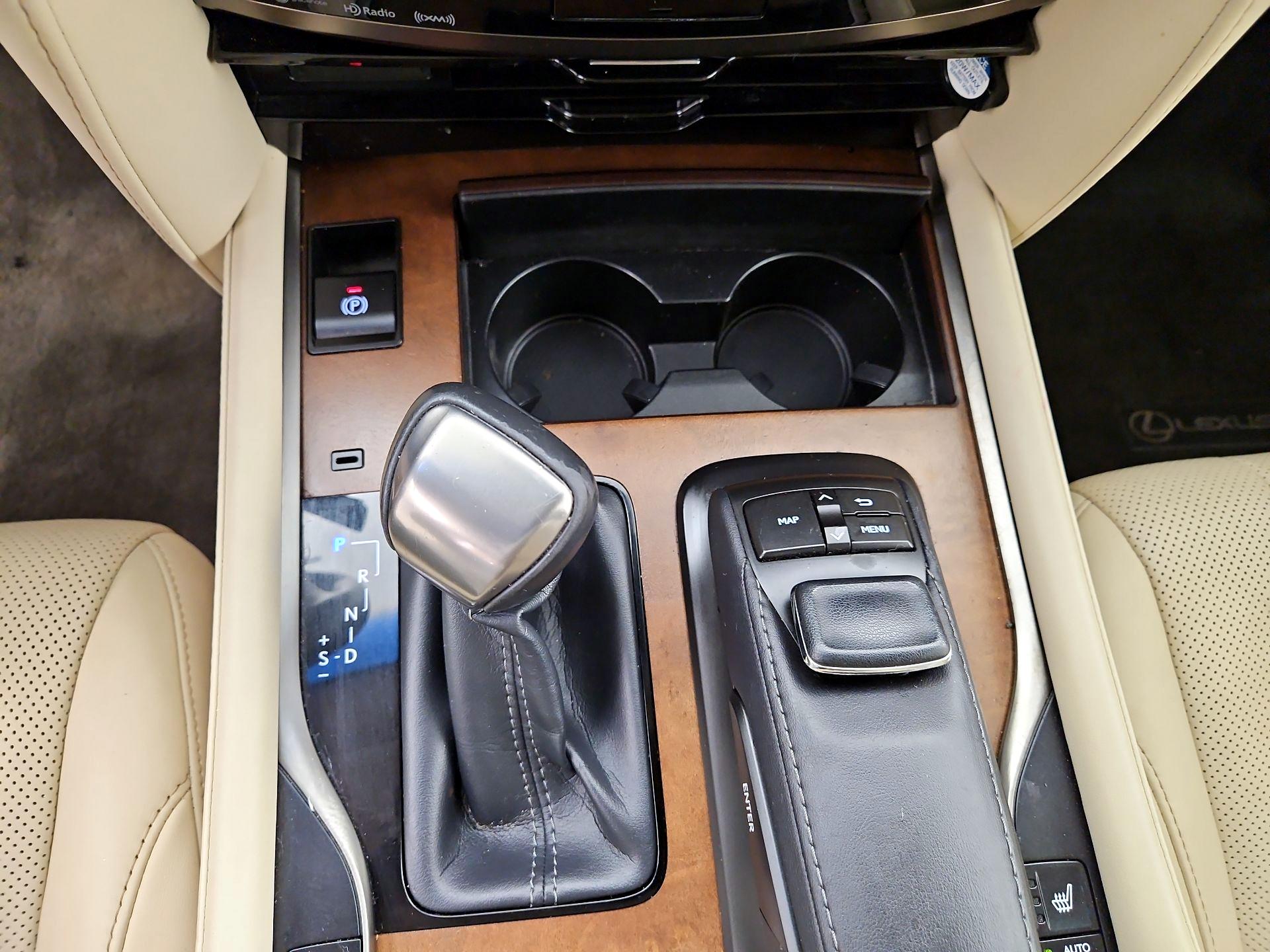 Thumbnail: 2021 Lexus LX - 18