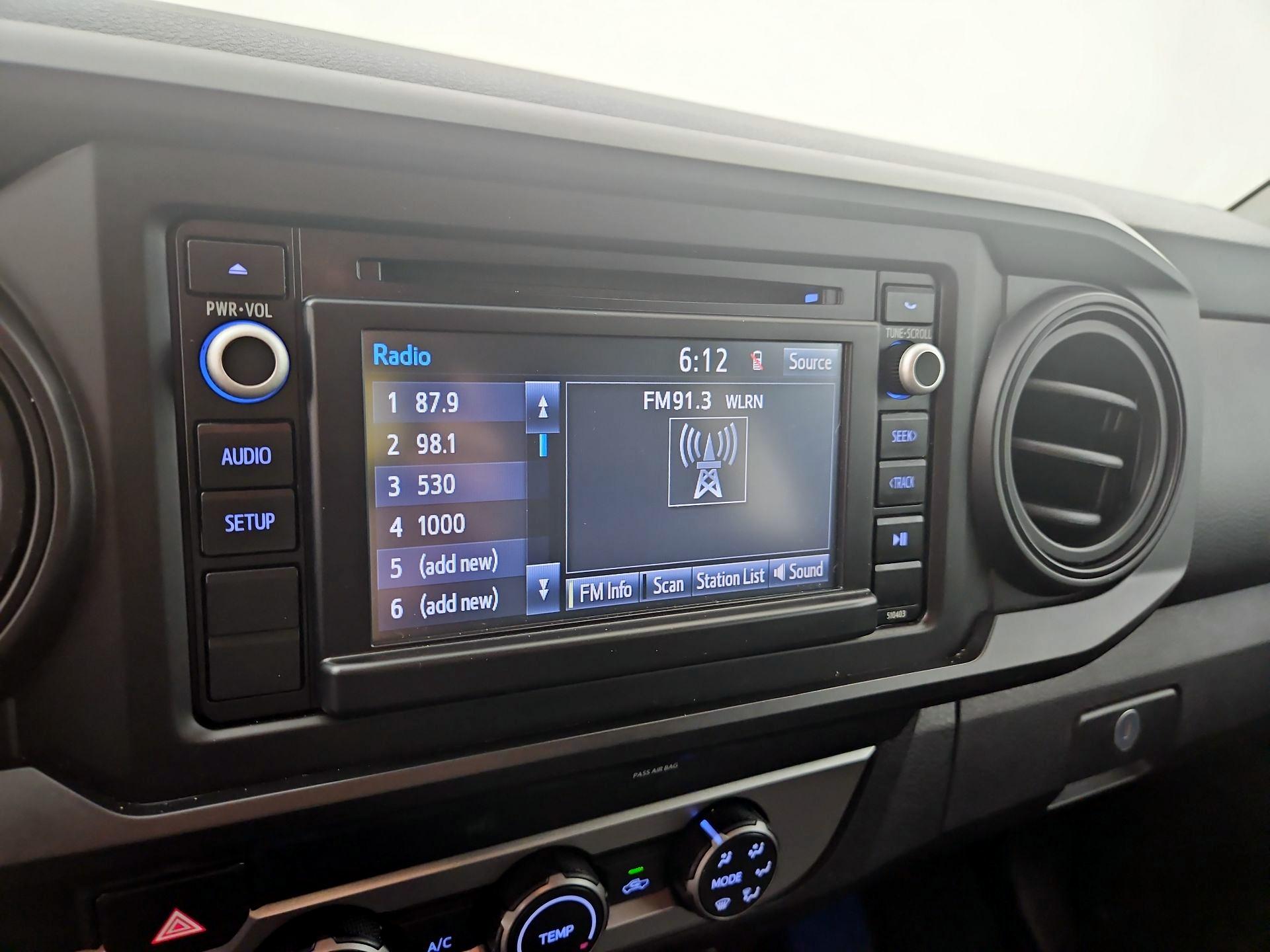 Thumbnail: 2019 Toyota Tacoma - 15