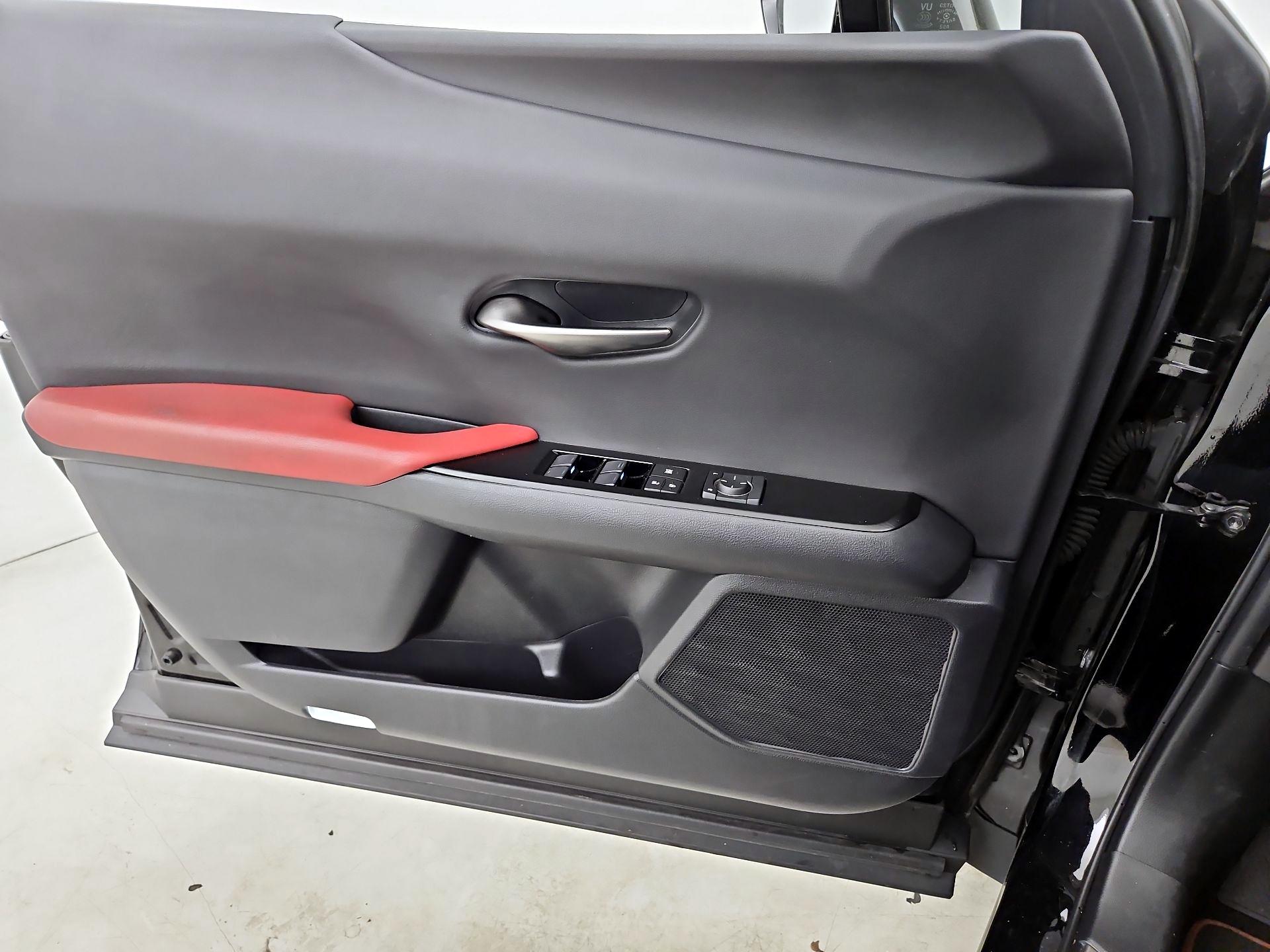 Thumbnail: 2021 Lexus UX - 12