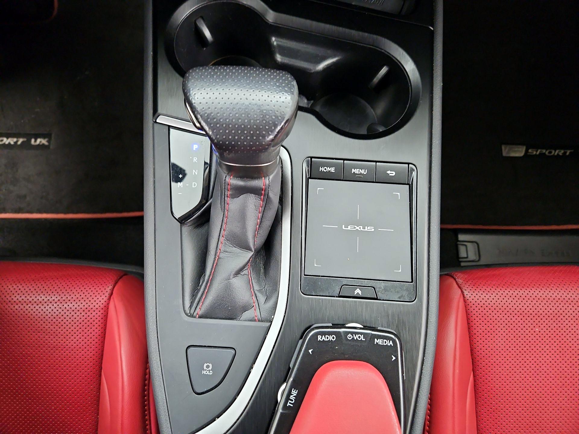 Thumbnail: 2021 Lexus UX - 17