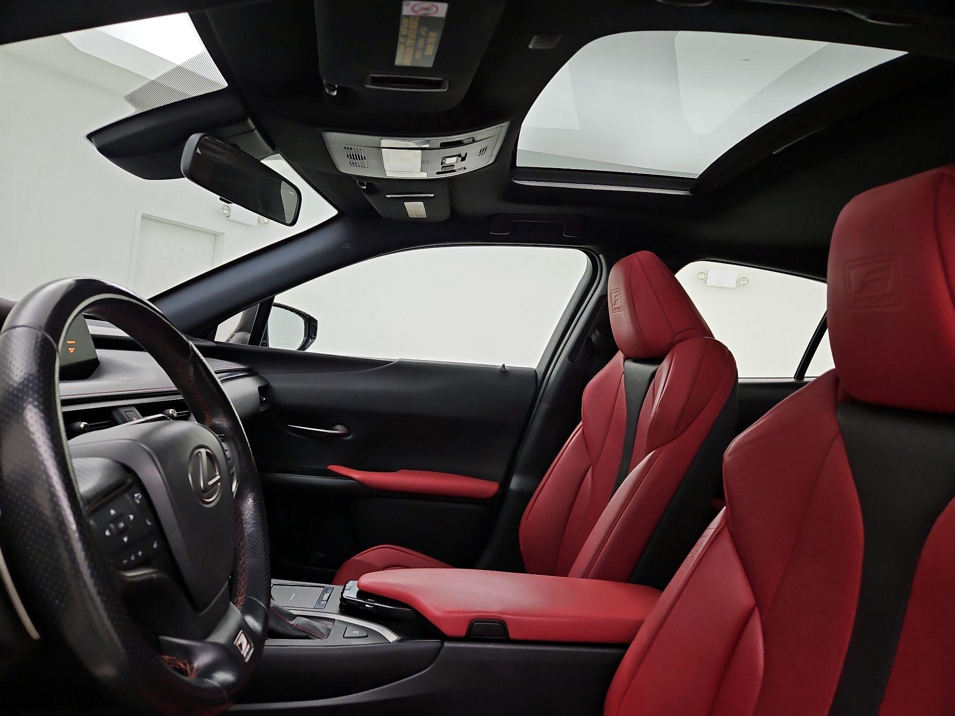 Thumbnail: 2021 Lexus UX - 19