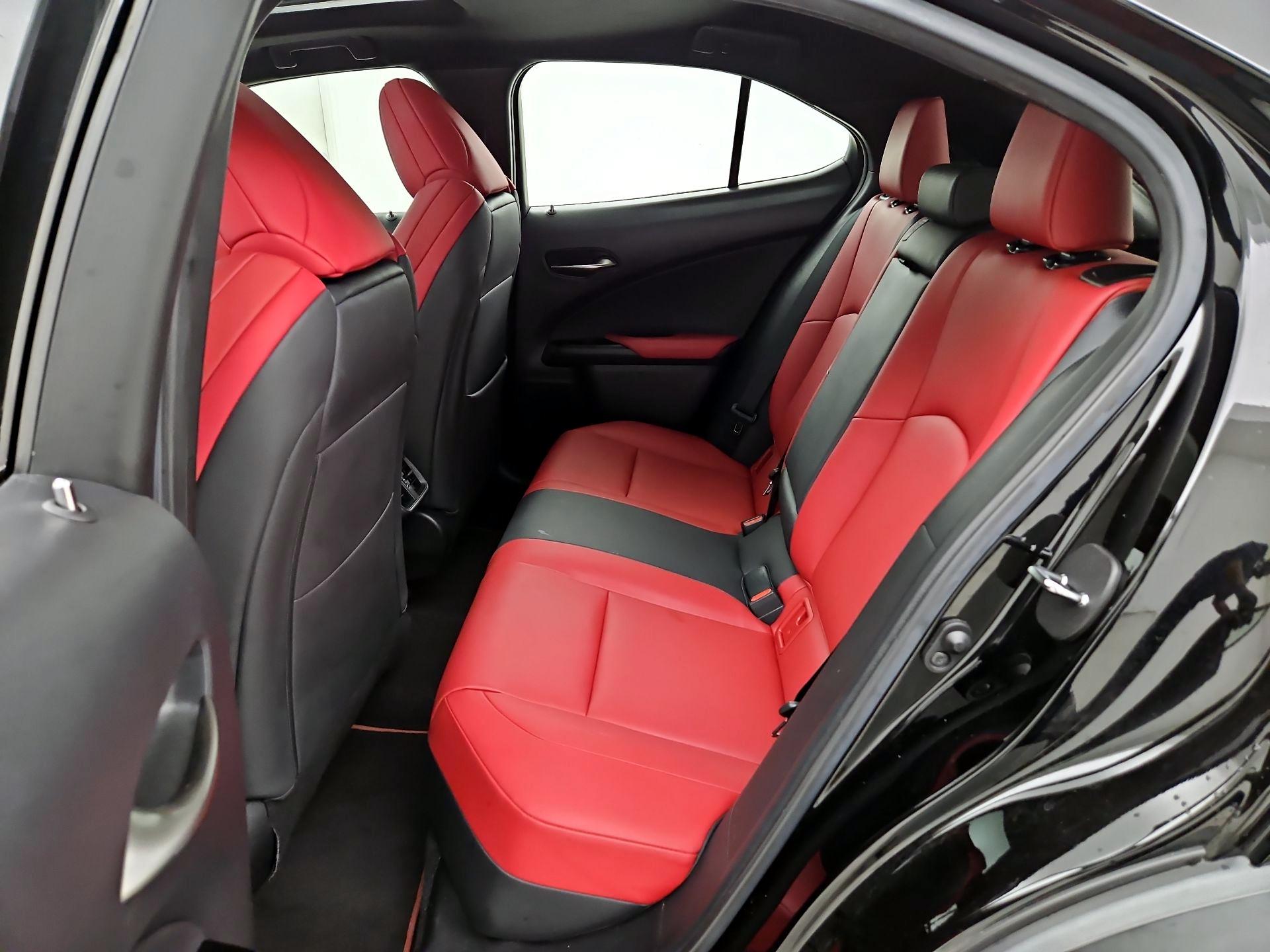 Thumbnail: 2021 Lexus UX - 20