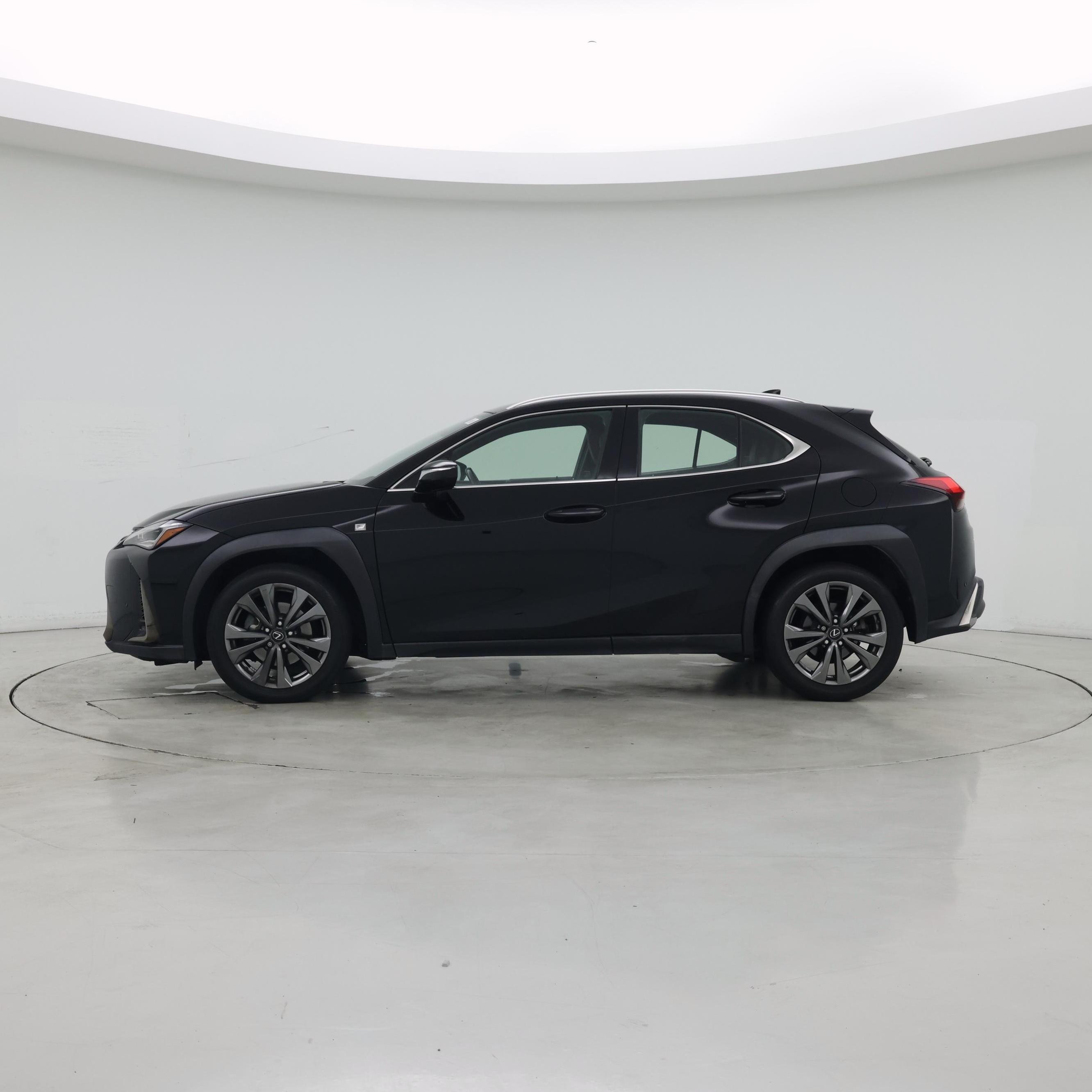 Thumbnail: 2021 Lexus UX - 3