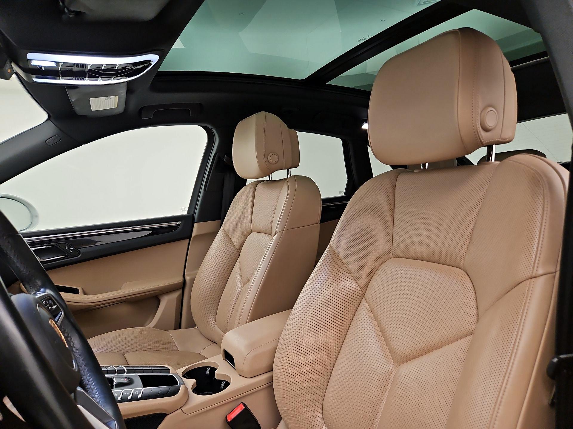 Thumbnail: 2021 Porsche Macan - 20
