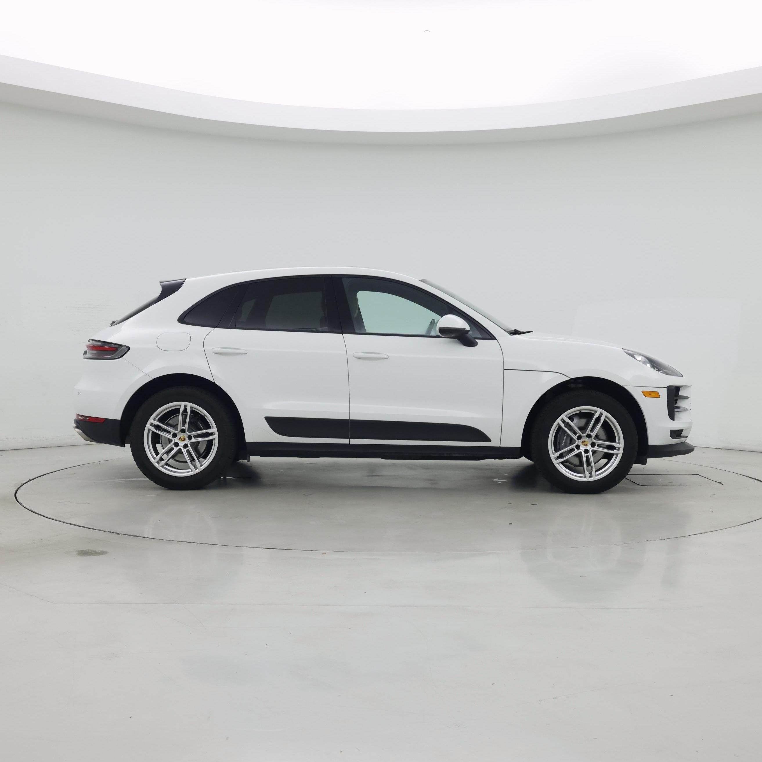Thumbnail: 2021 Porsche Macan - 7