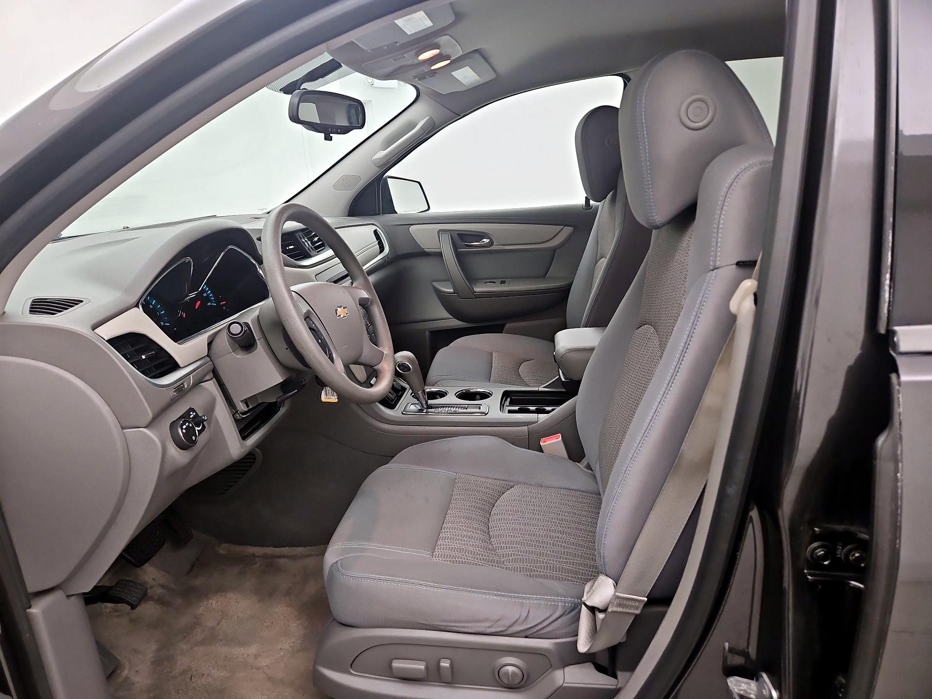 Thumbnail: 2015 Chevrolet Traverse - 11