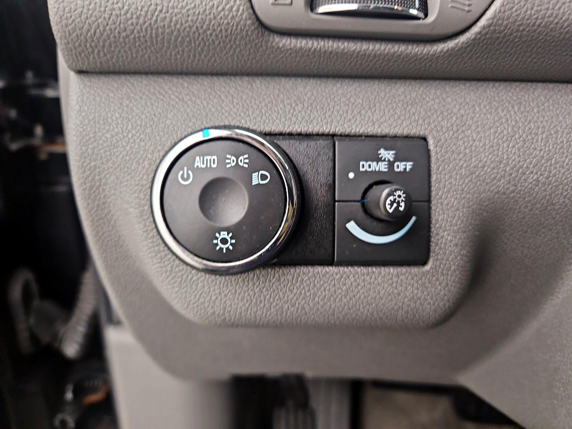 Thumbnail: 2015 Chevrolet Traverse - 13