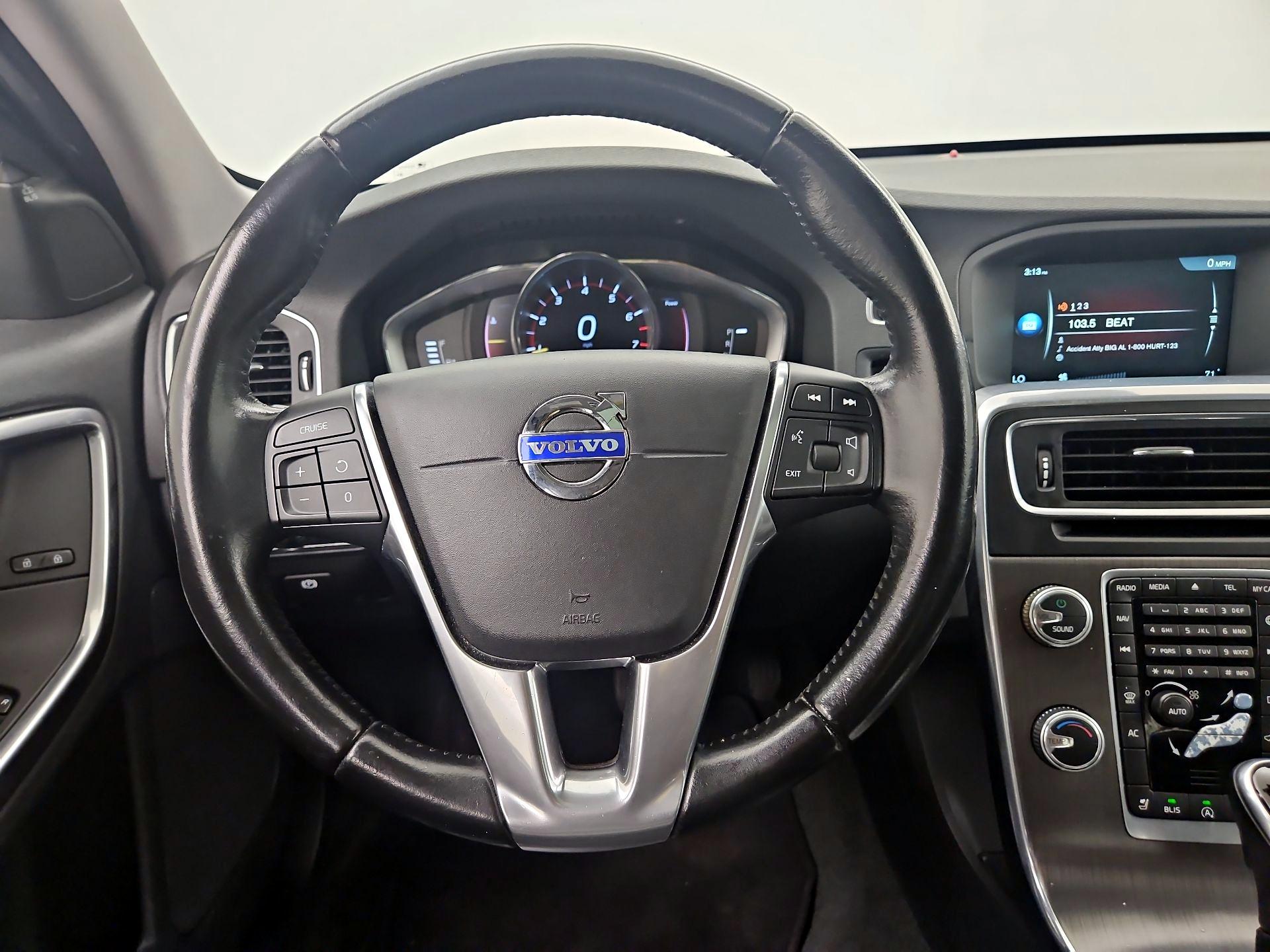 Thumbnail: 2016 Volvo S60 - 10