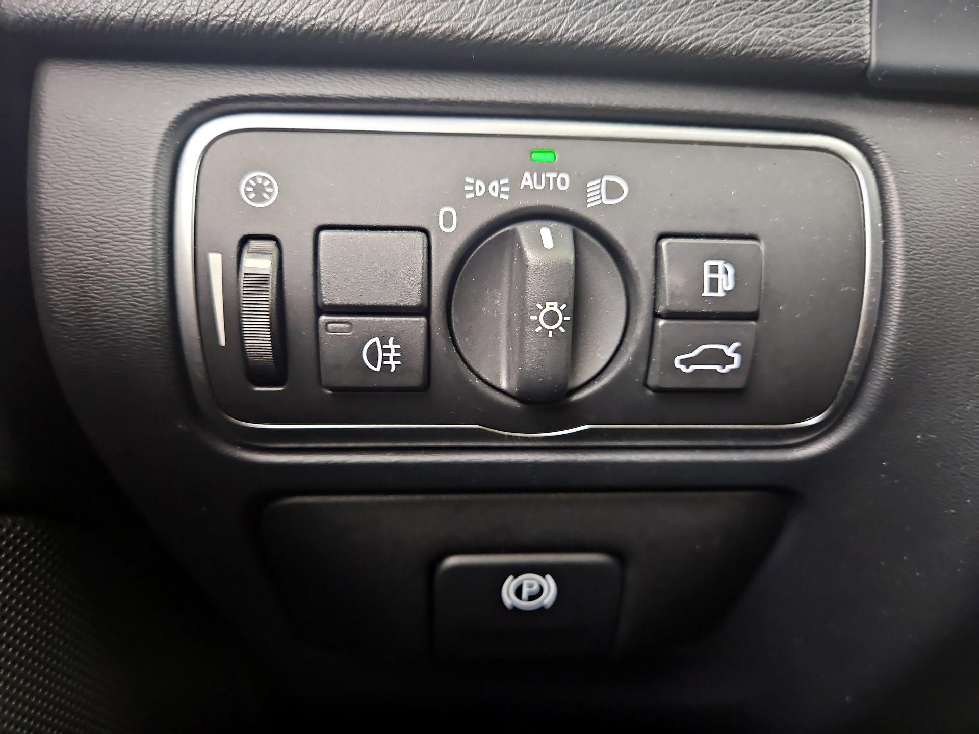 Thumbnail: 2016 Volvo S60 - 13