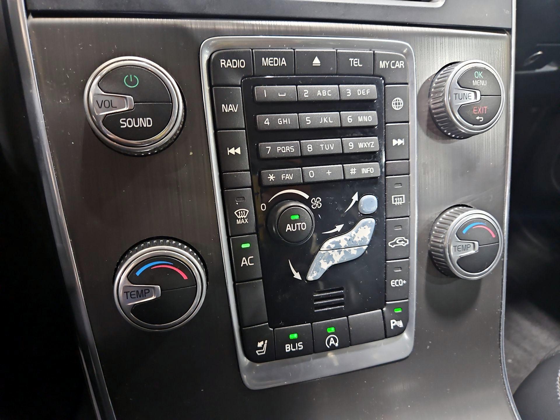 Thumbnail: 2016 Volvo S60 - 15