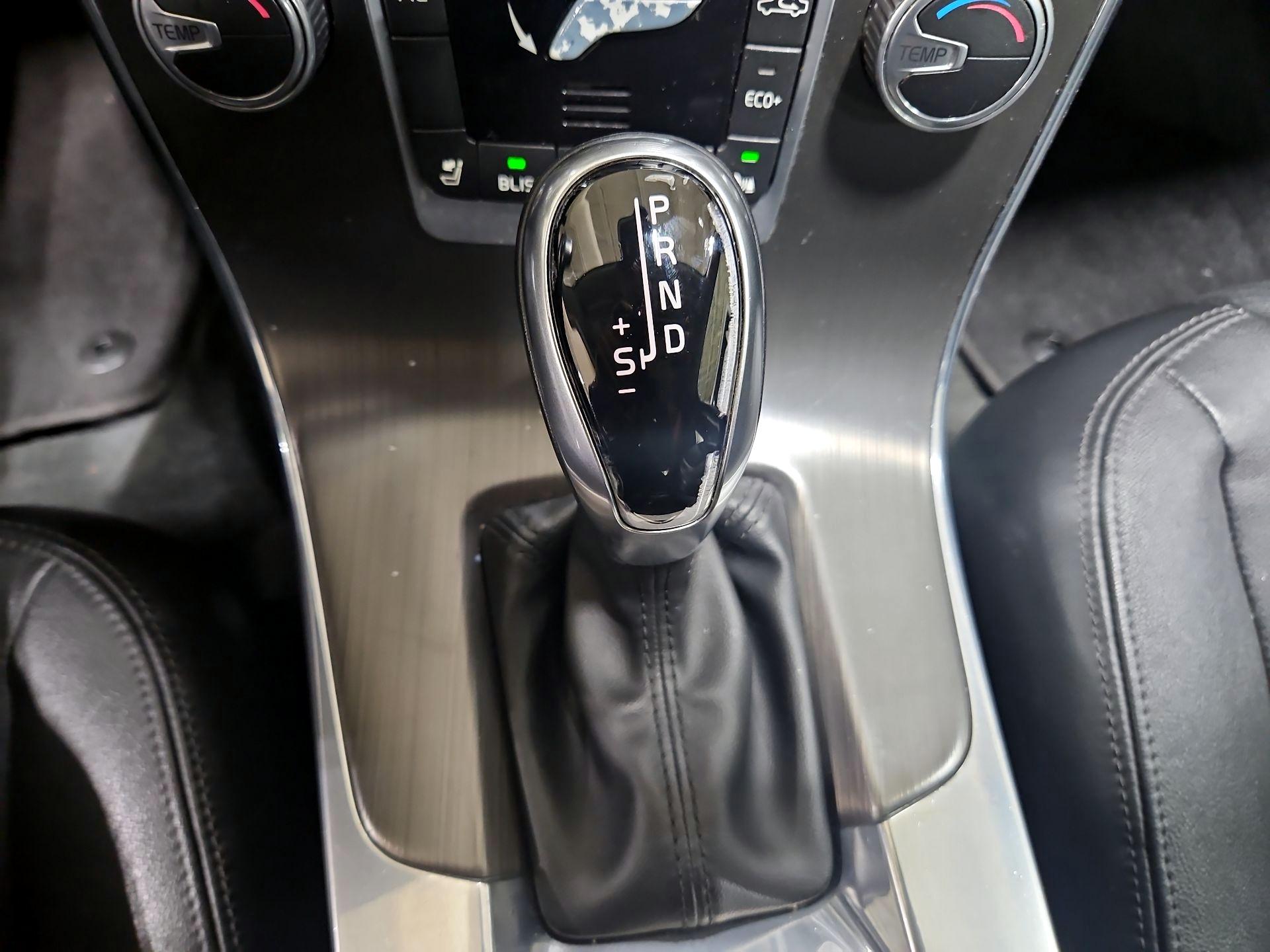 Thumbnail: 2016 Volvo S60 - 16