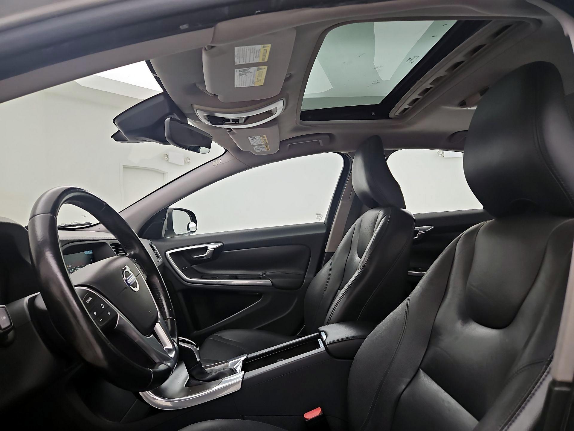 Thumbnail: 2016 Volvo S60 - 18