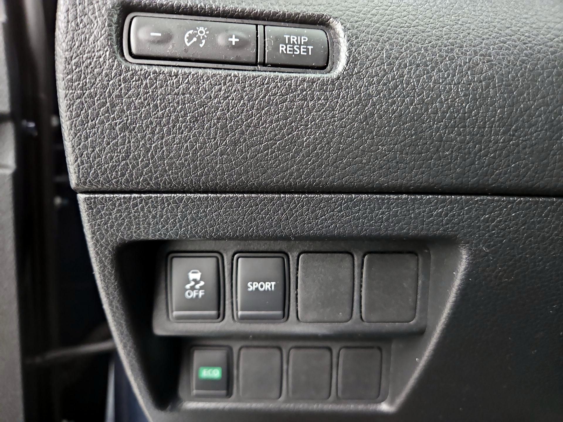 Thumbnail: 2016 Nissan Rogue - 13