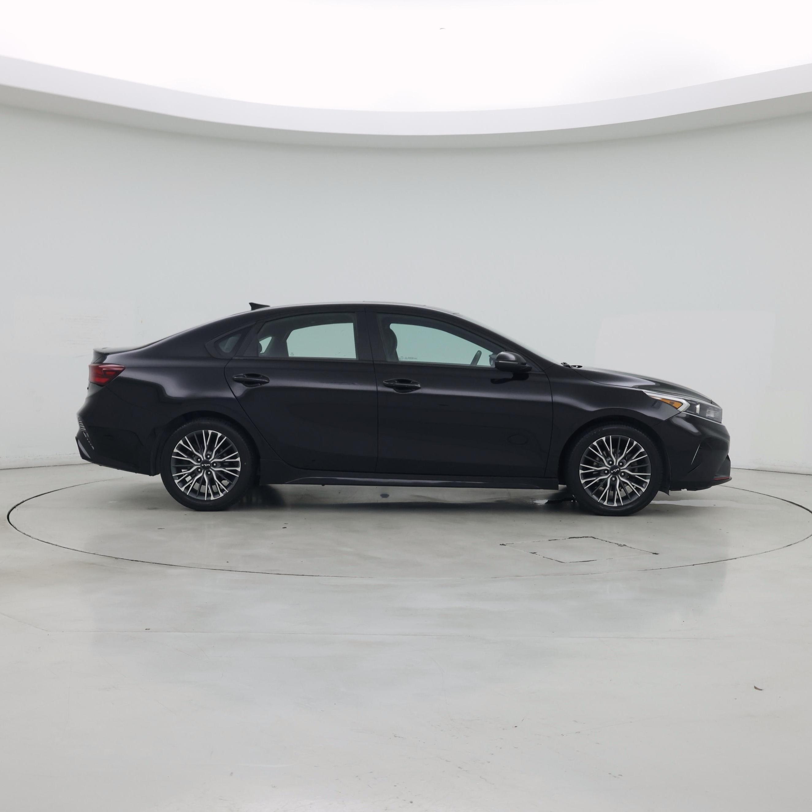 Thumbnail: 2023 Kia Forte - 7
