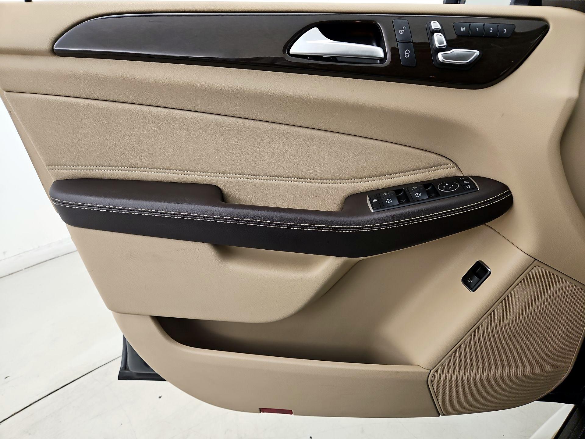 Thumbnail: 2018 Mercedes-Benz GLE - 12