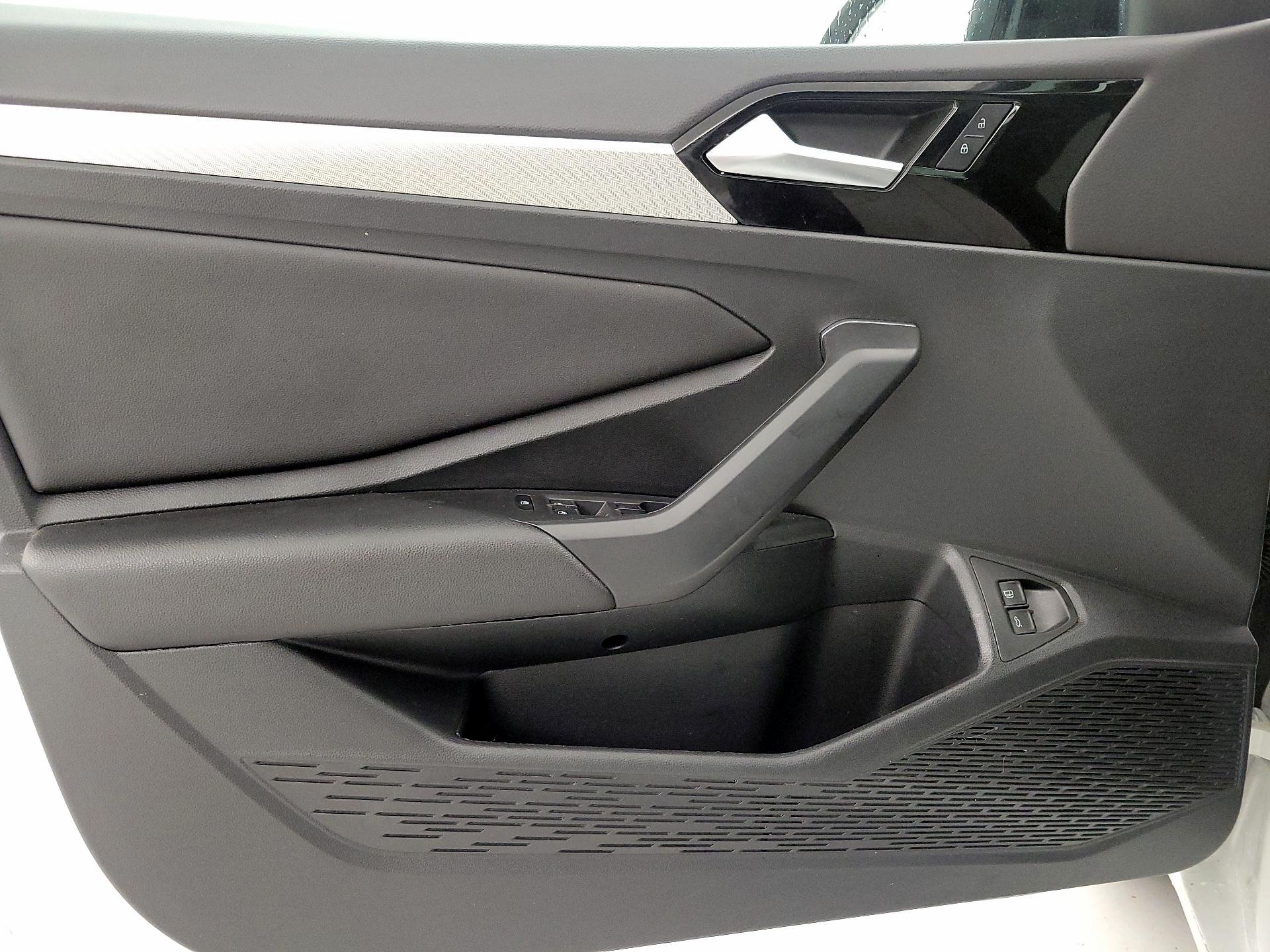 Thumbnail: 2021 Volkswagen Jetta - 12