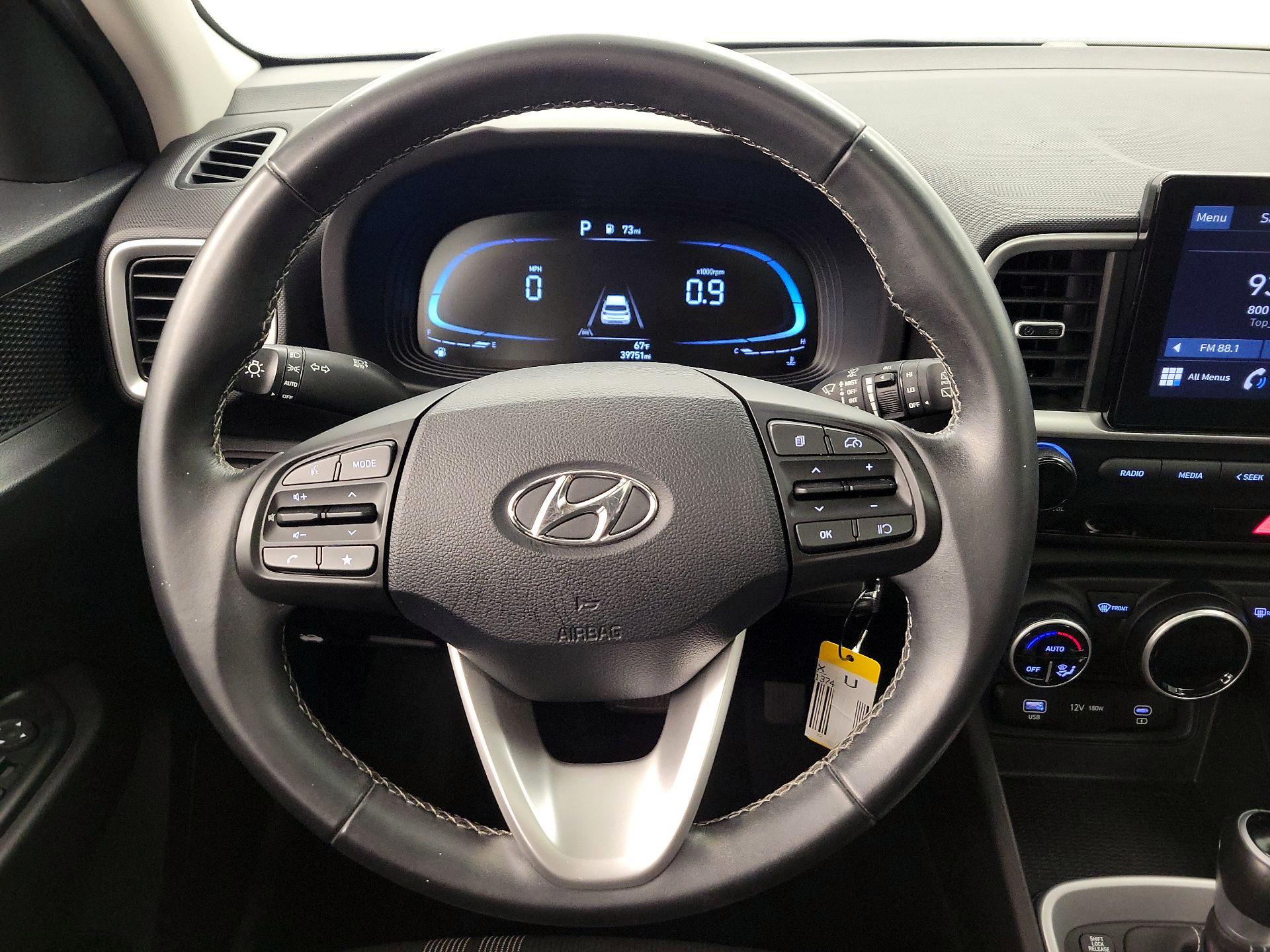 Thumbnail: 2023 Hyundai Venue - 10