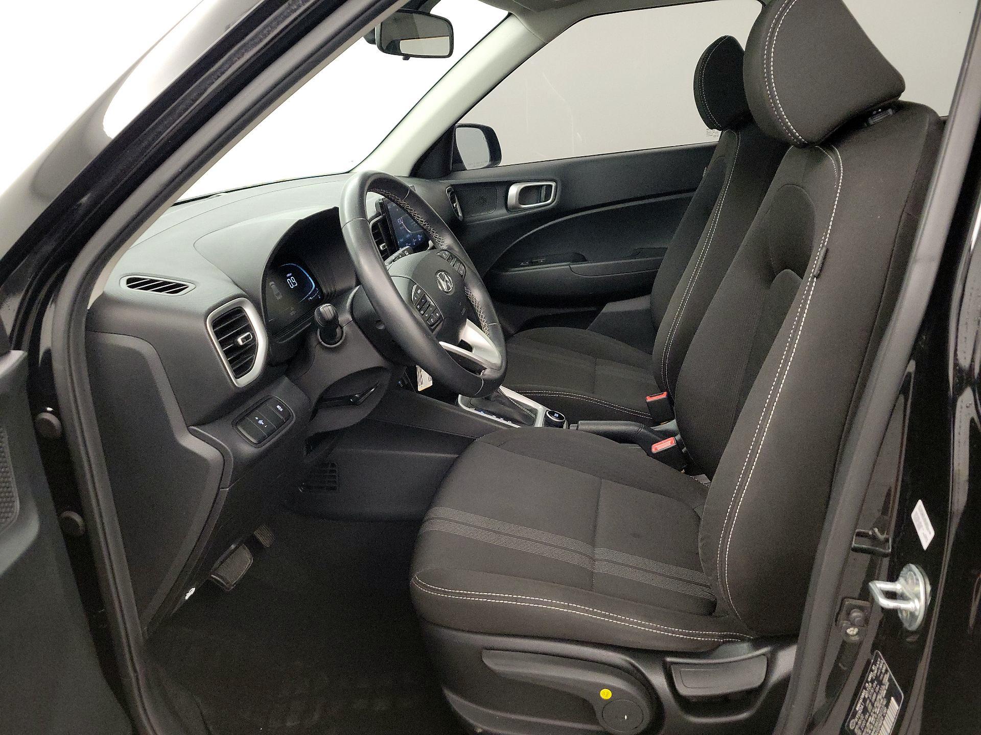 Thumbnail: 2023 Hyundai Venue - 11