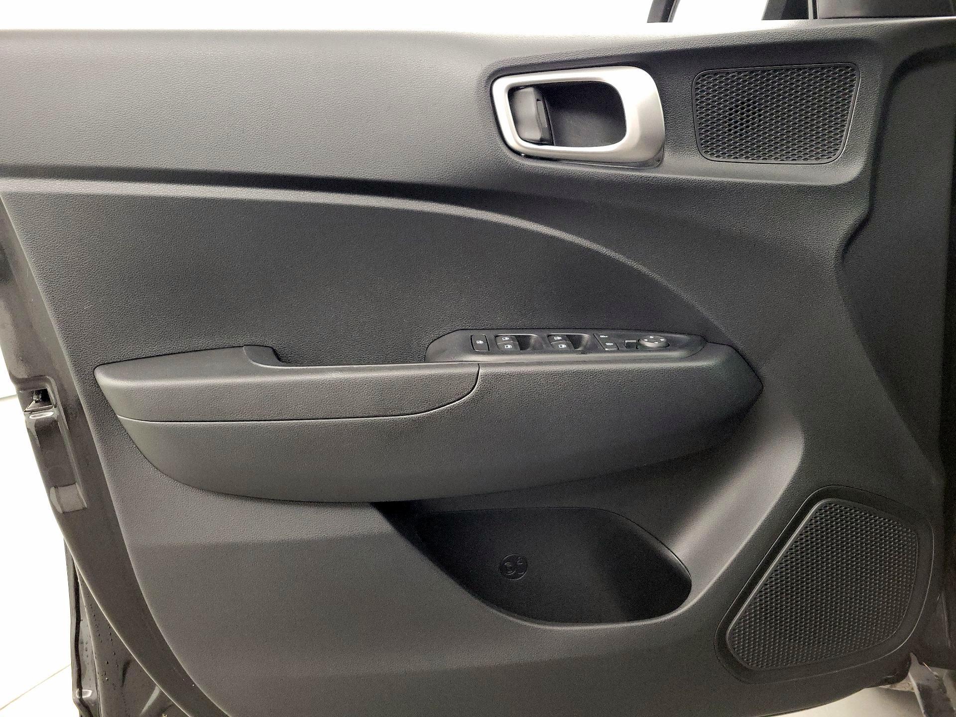 Thumbnail: 2023 Hyundai Venue - 12