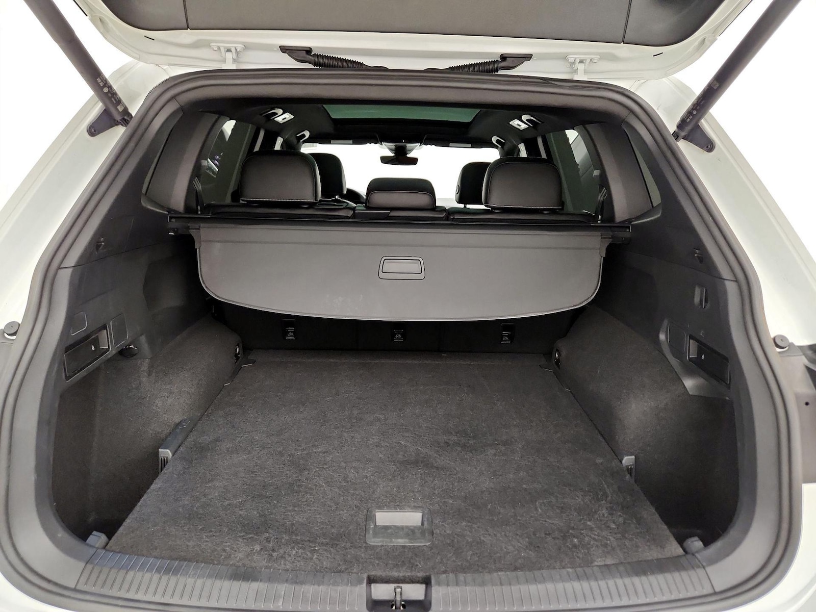 2022 Volkswagen Tiguan SEL R-LINE - Photo 23