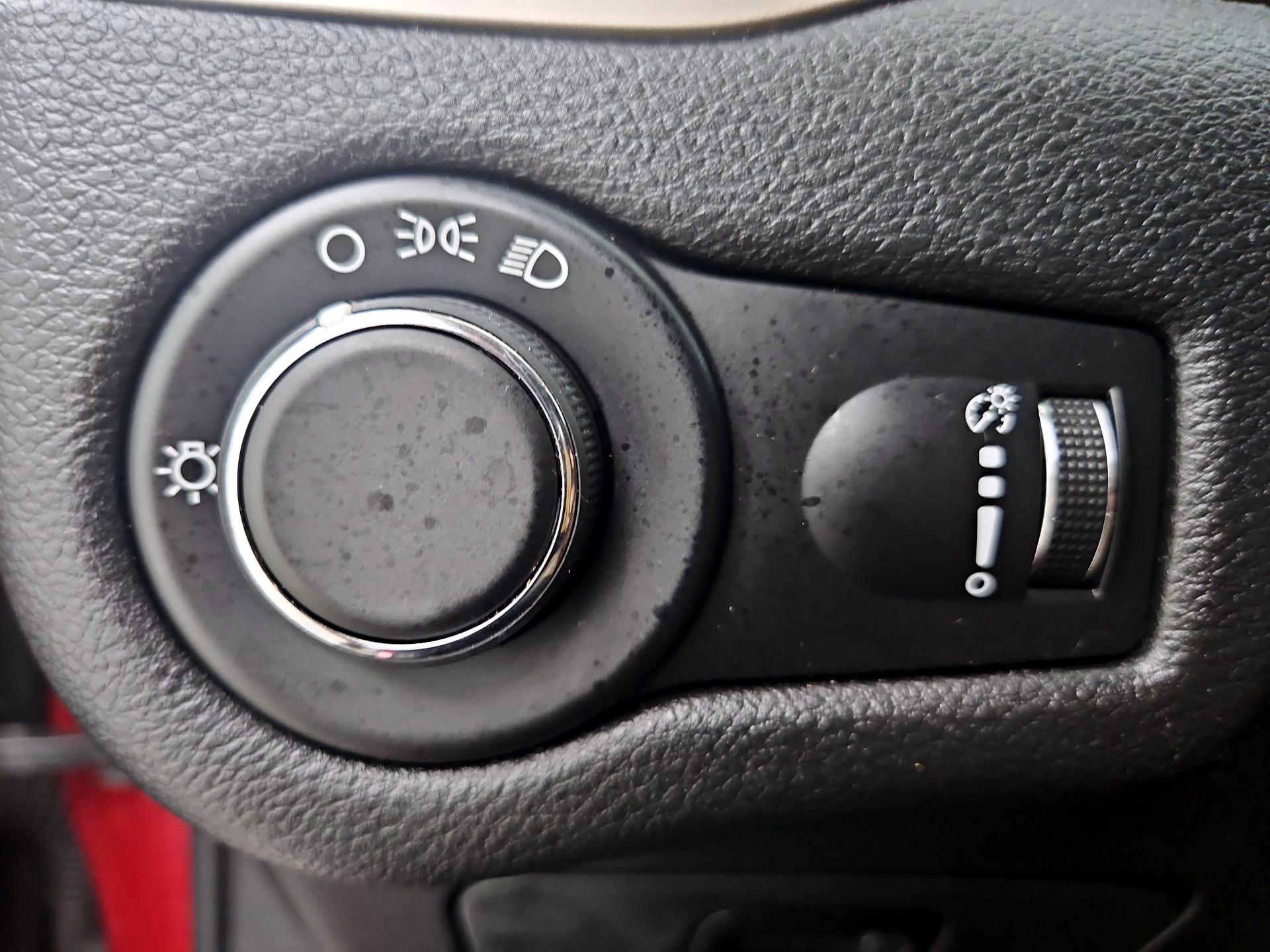 Thumbnail: 2014 Jeep Cherokee - 11