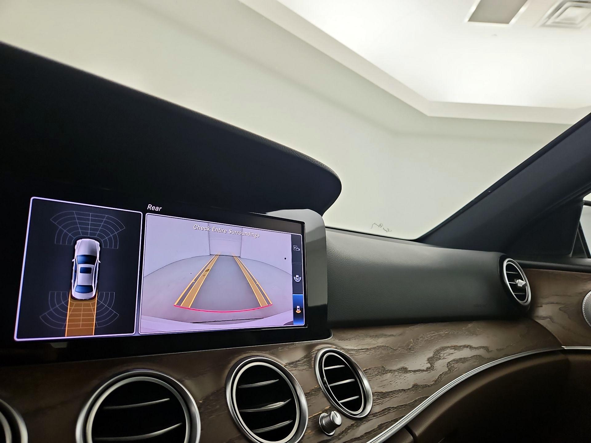 Thumbnail: 2018 Mercedes-Benz E-Class - 15