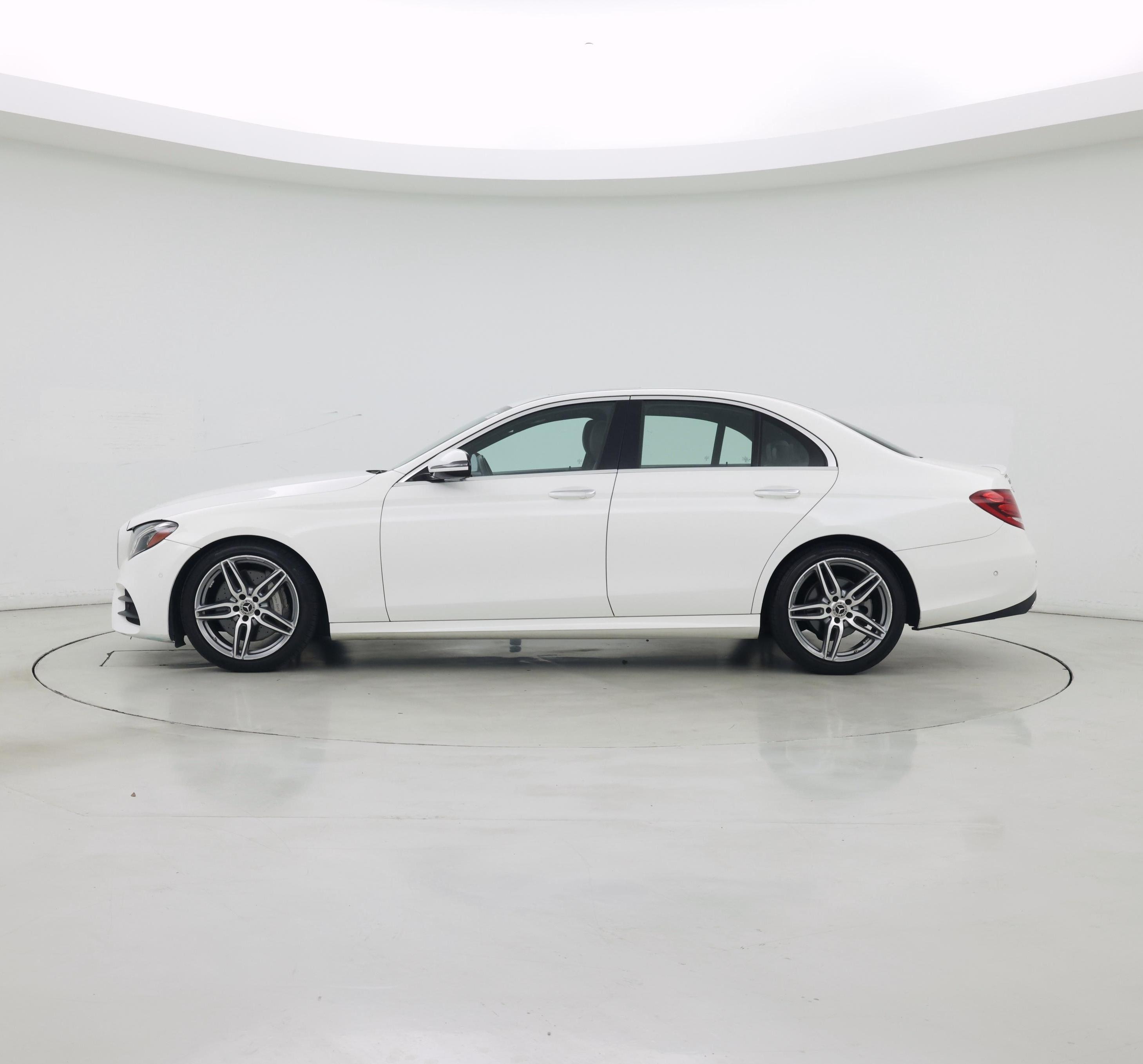 Thumbnail: 2018 Mercedes-Benz E-Class - 3