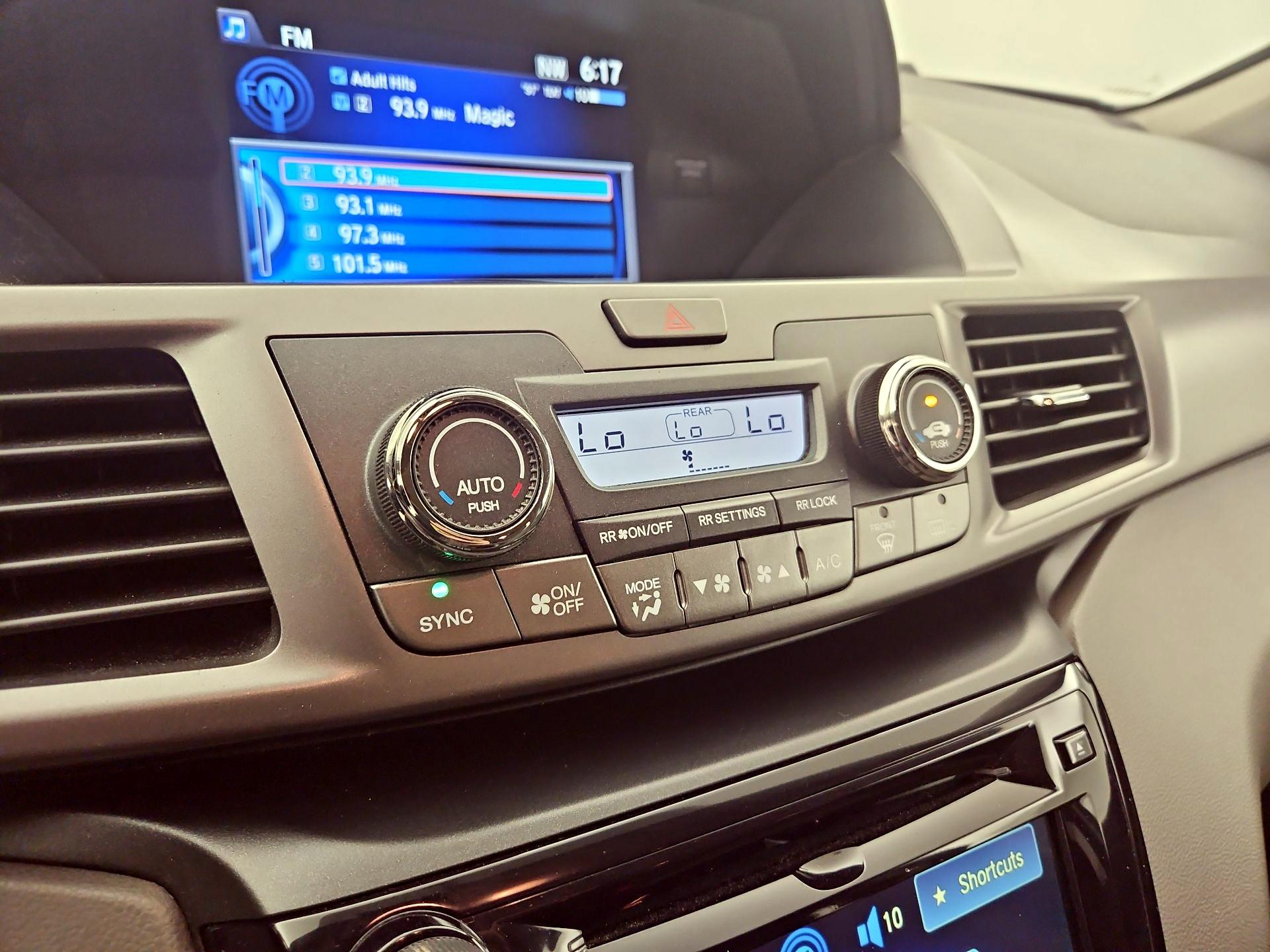 Thumbnail: 2014 Honda Odyssey - 16