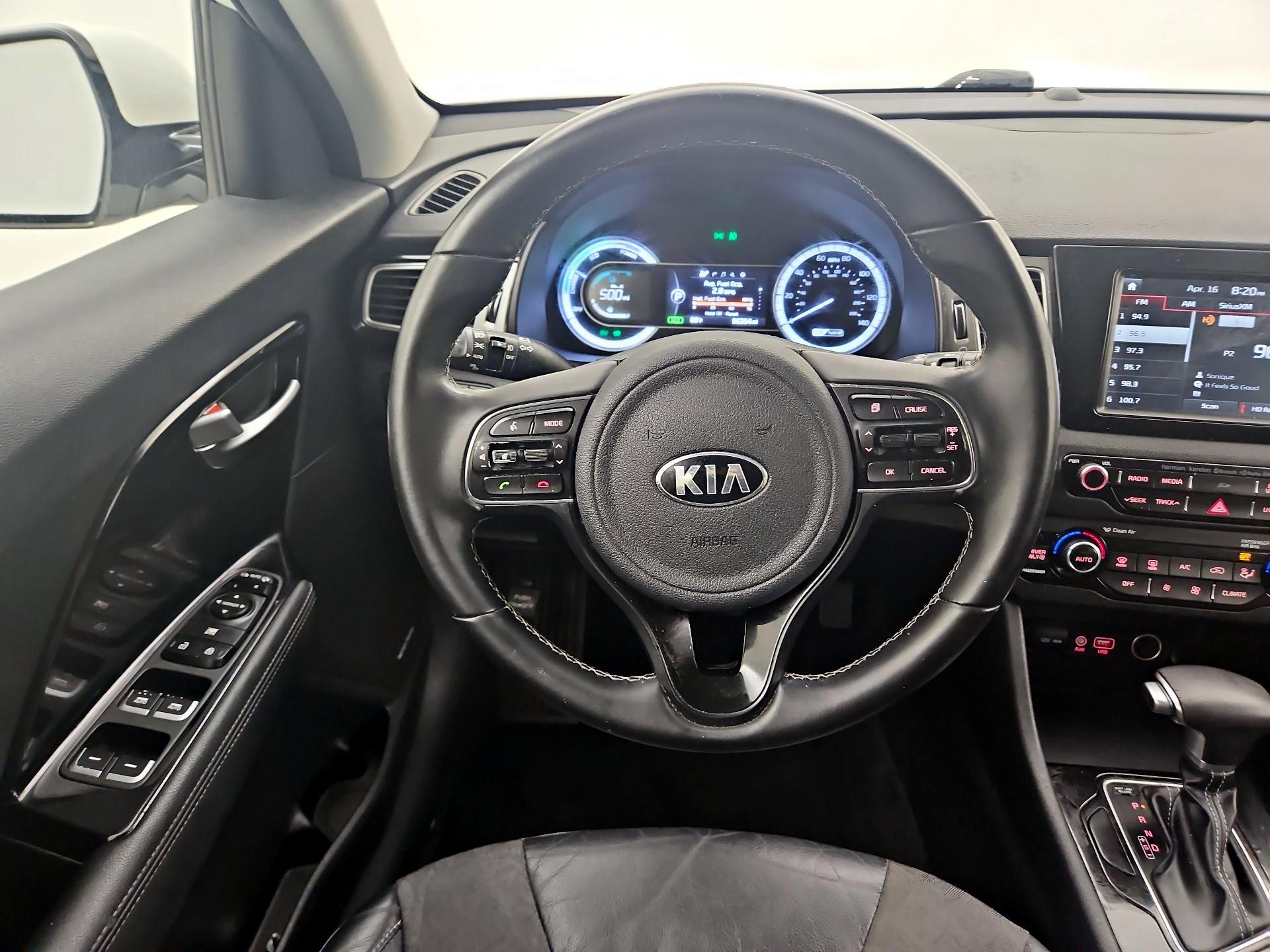 Thumbnail: 2017 Kia Niro - 10