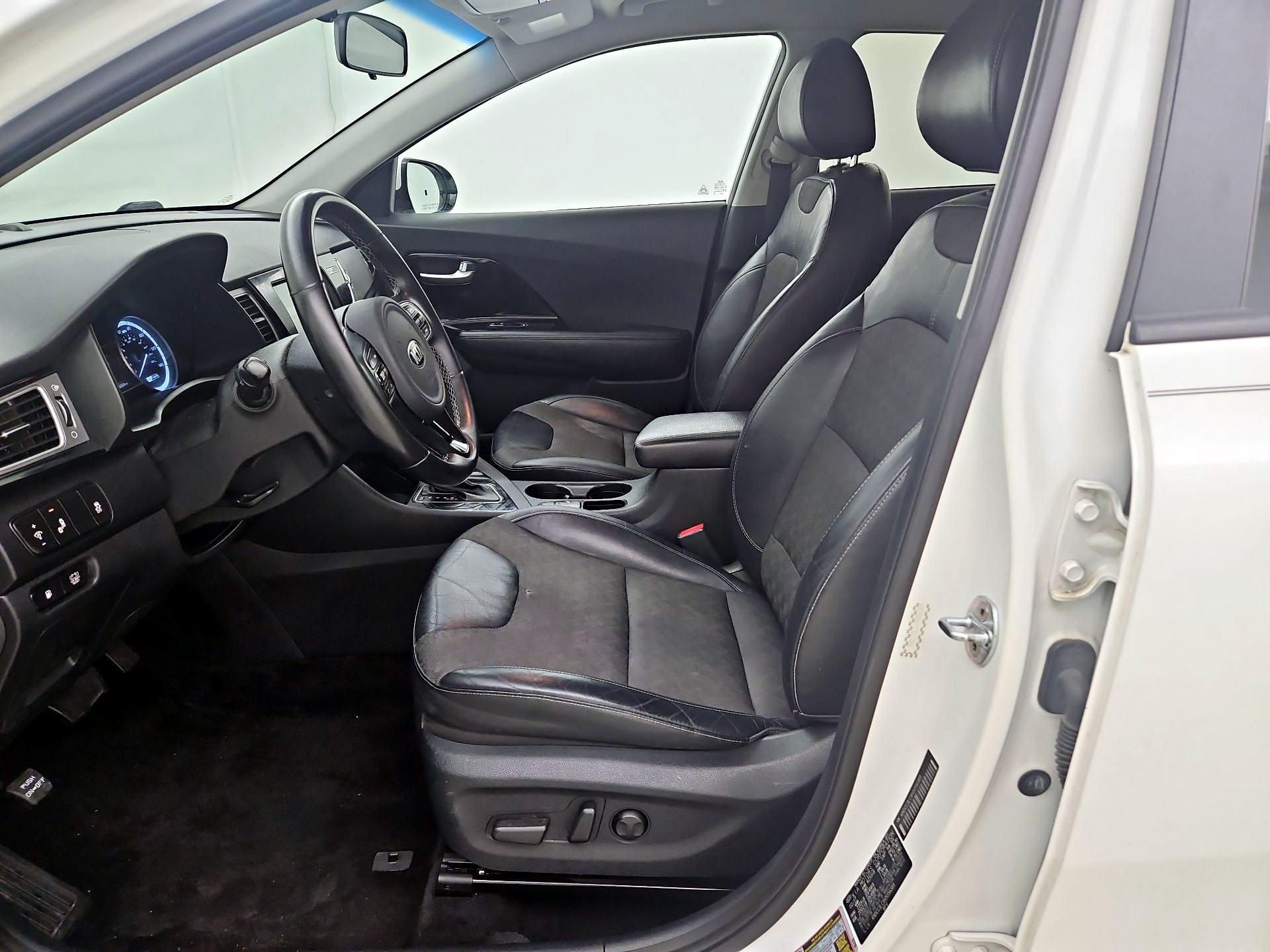 Thumbnail: 2017 Kia Niro - 11